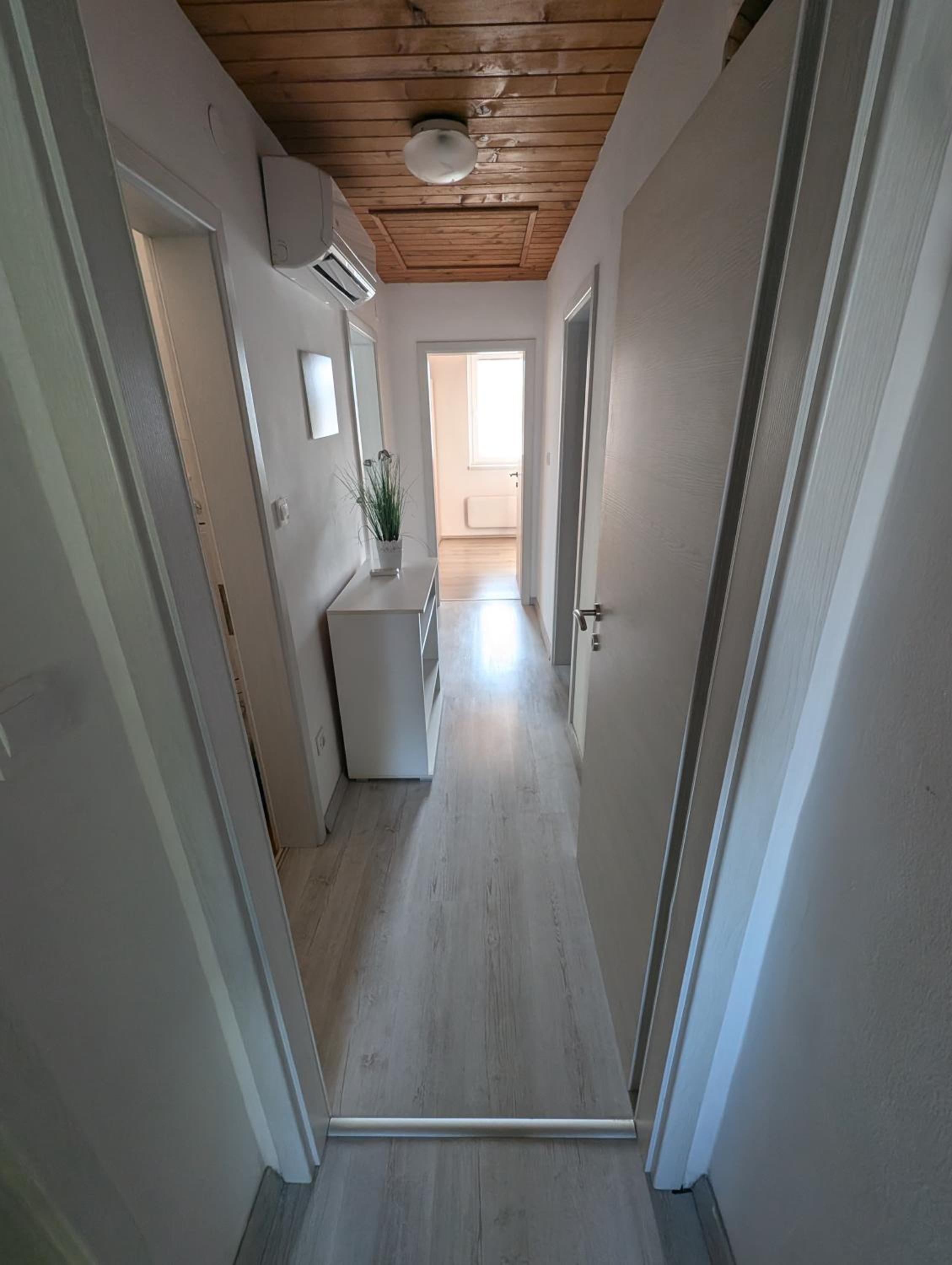 Apartment - Photo 10