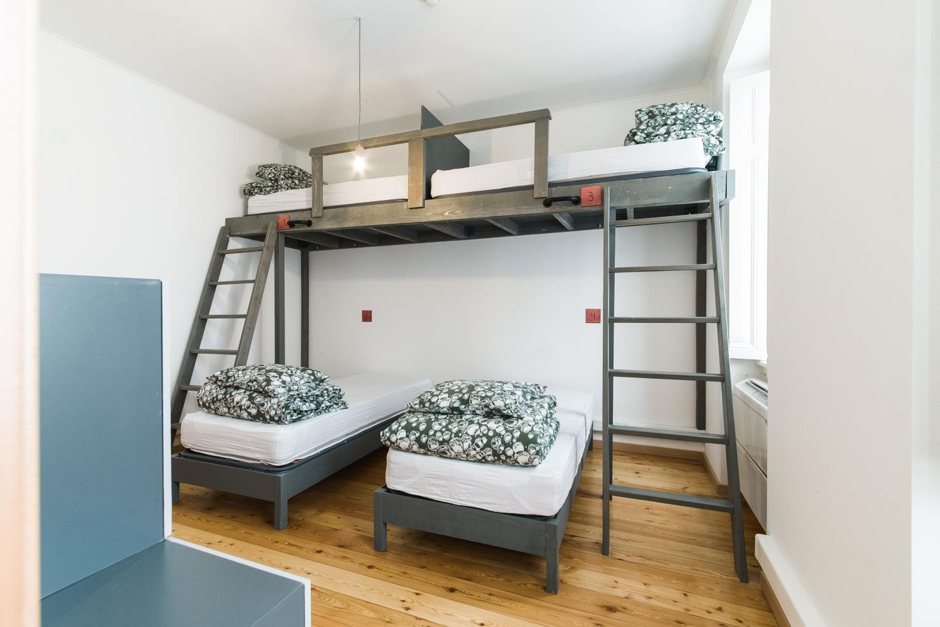 Bed in 4 Bed Mixed Dorm Ensuite photo 2