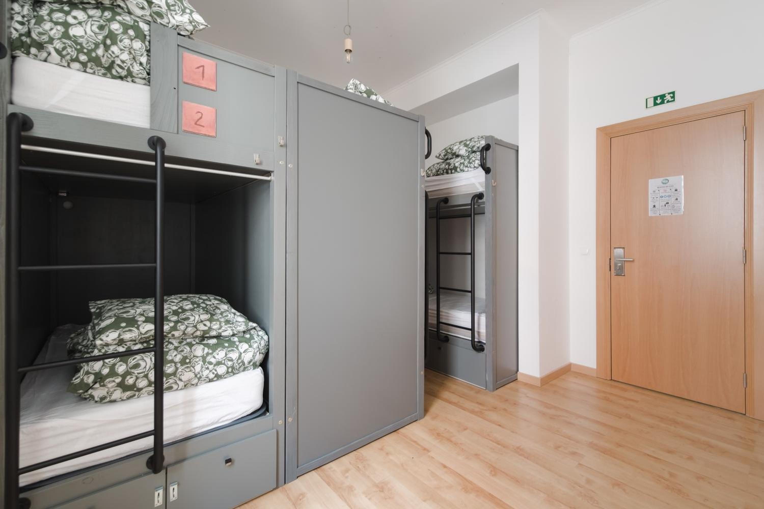 Bed in 6-Bed Mixed Dormitory Ensuite photo 3