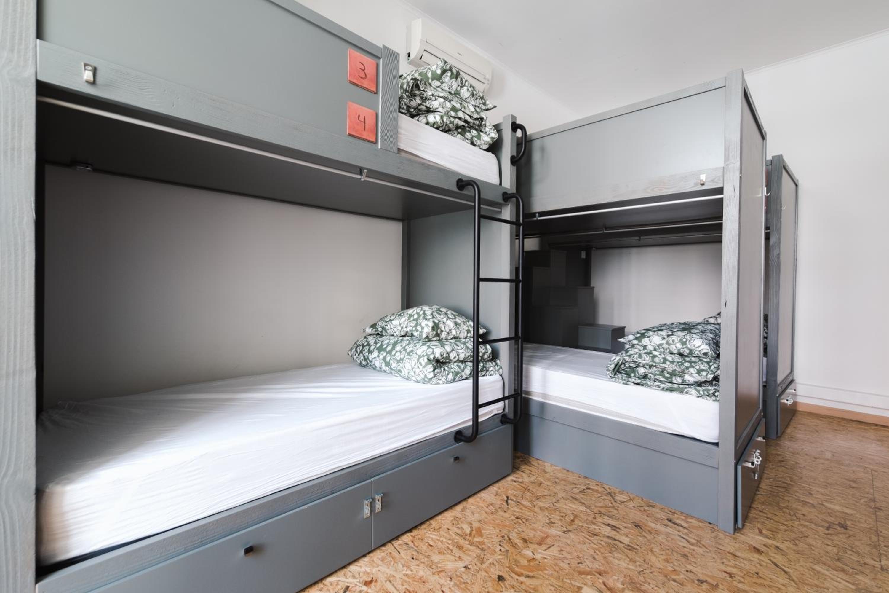 Bed in 8-Bed Mixed Dormitory Room photo 2