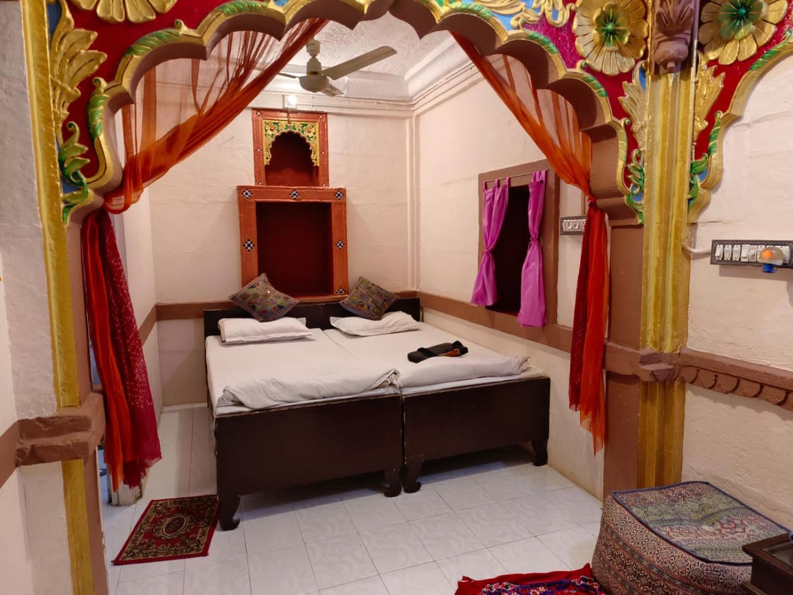 Budget Double Room - Photo 23