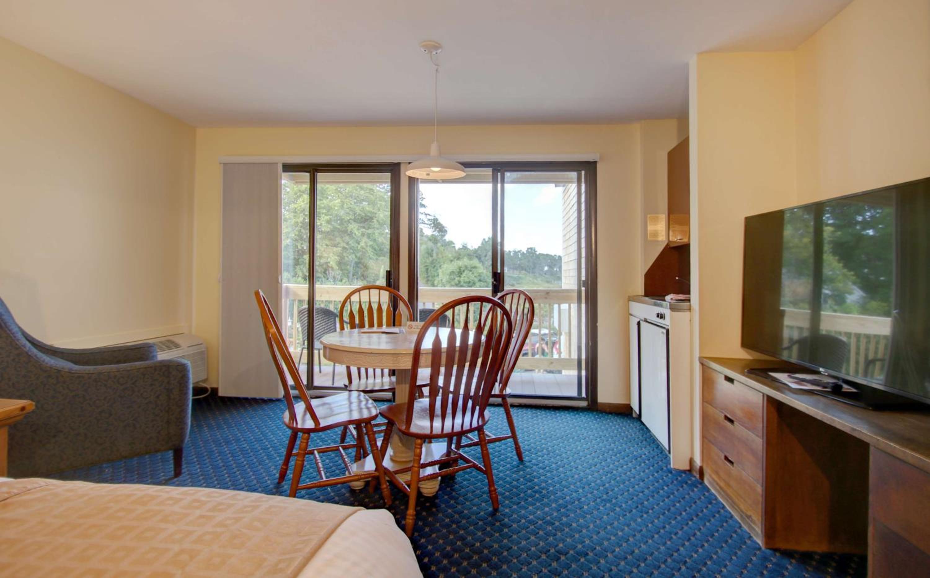 Lodge Building - King Efficiency  photo 1