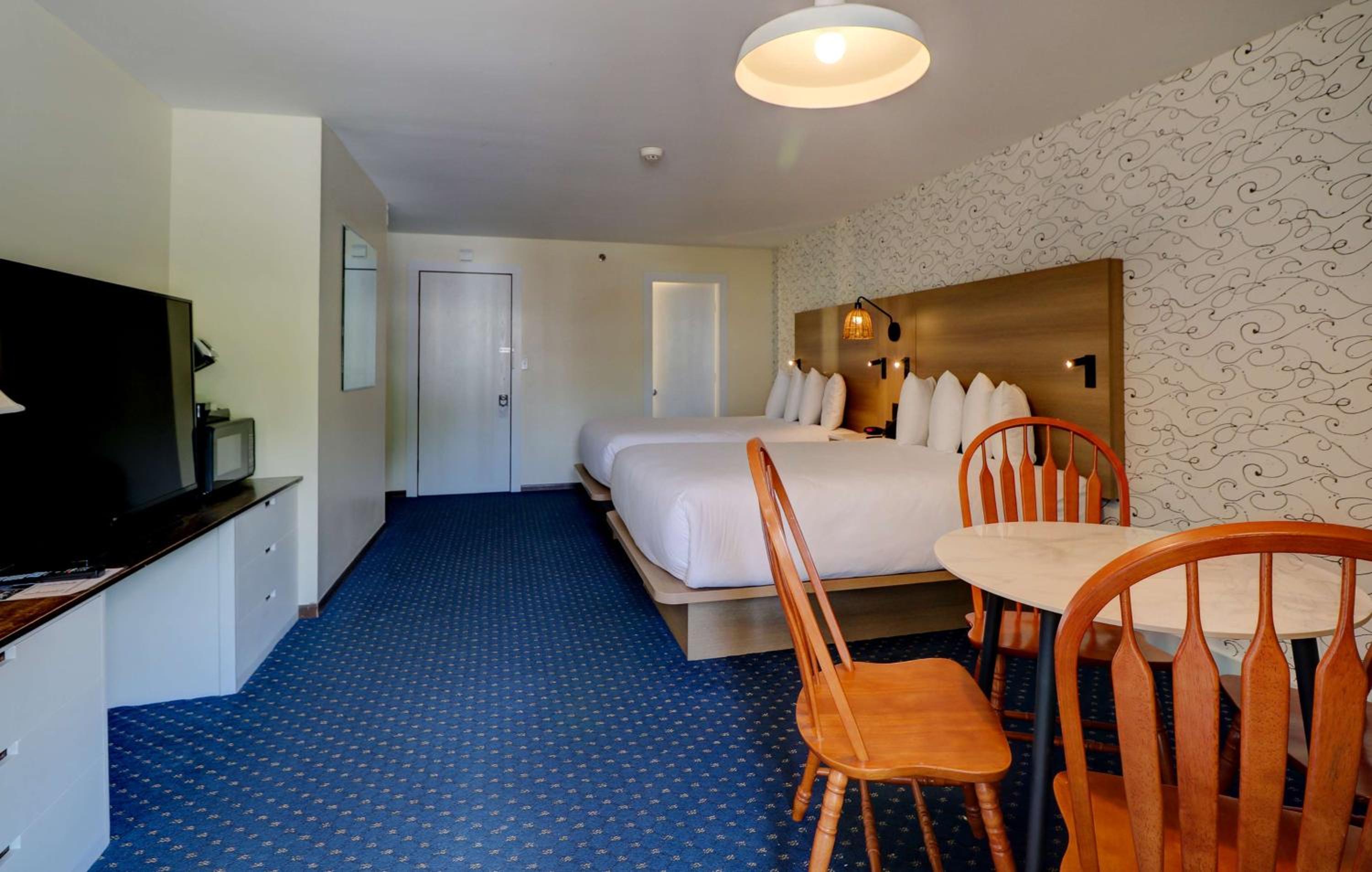 Queen Room with Balcony