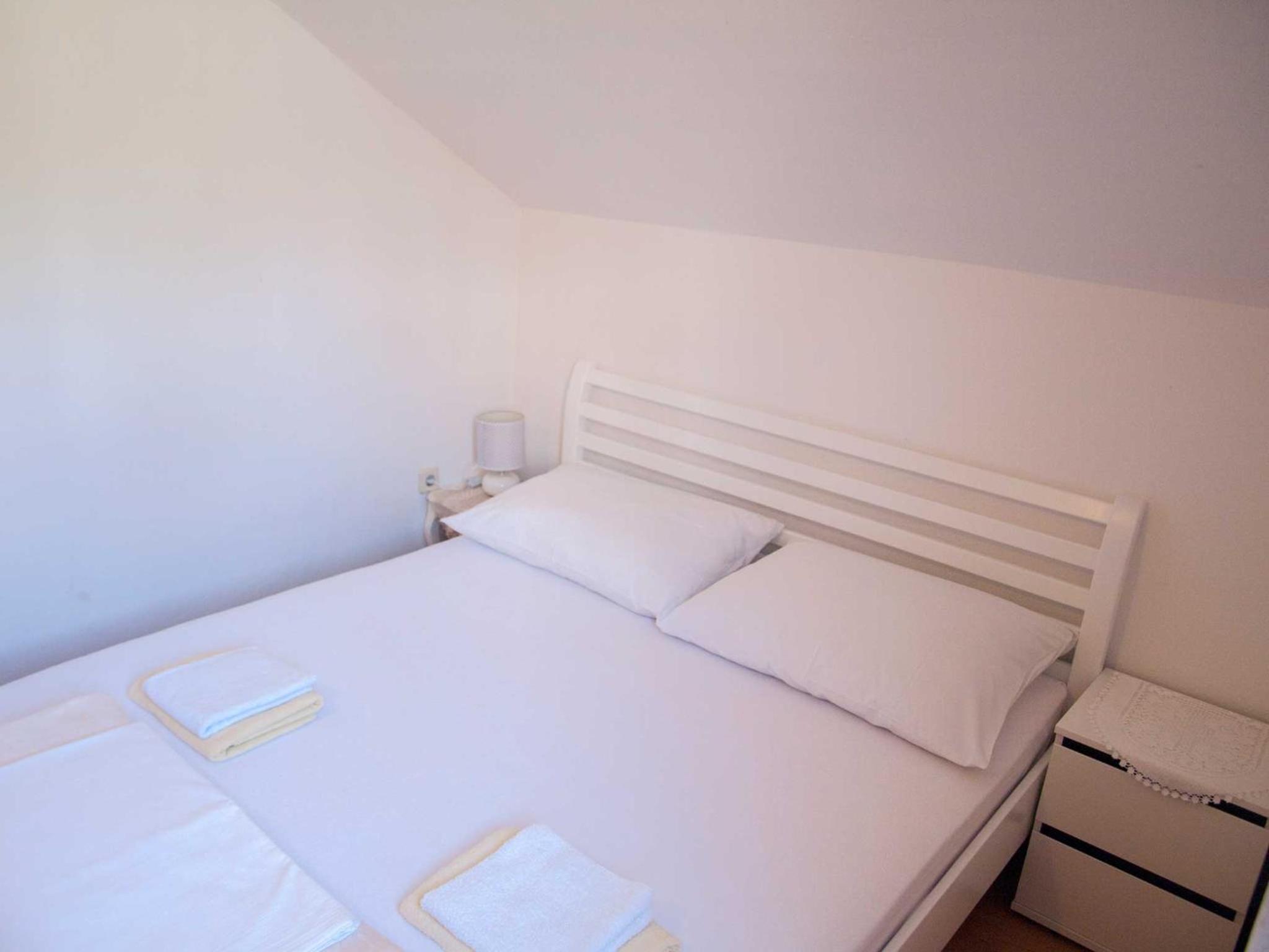 One-Bedroom Apartment with Terrace and Sea View (2+1)