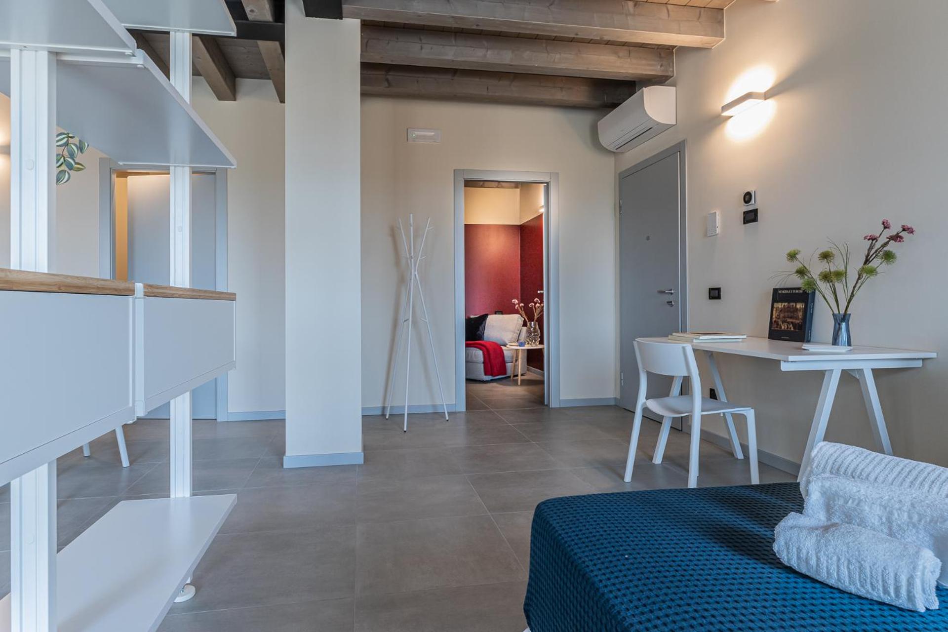 Deluxe Studio