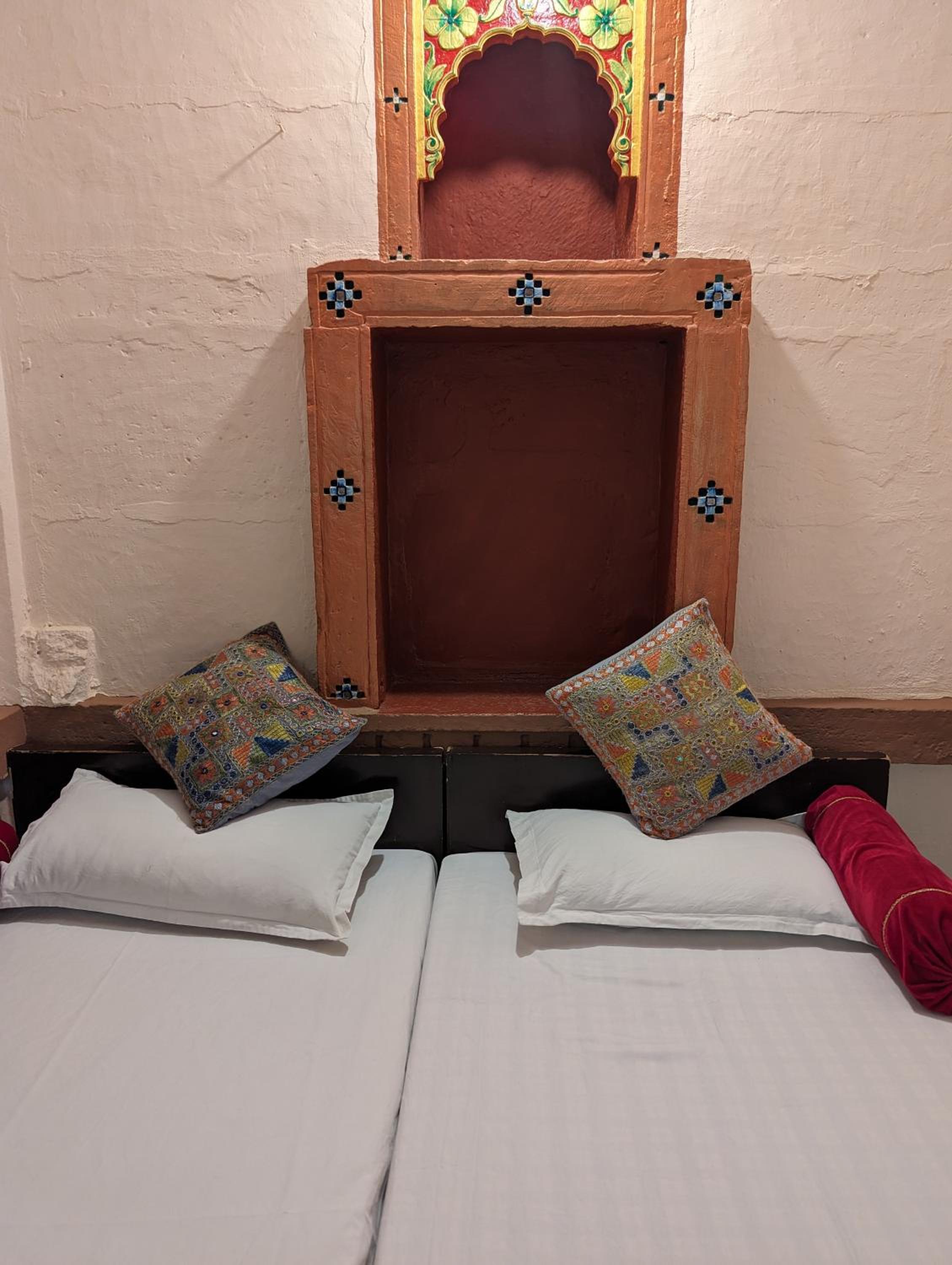 Budget Double Room - Photo 21