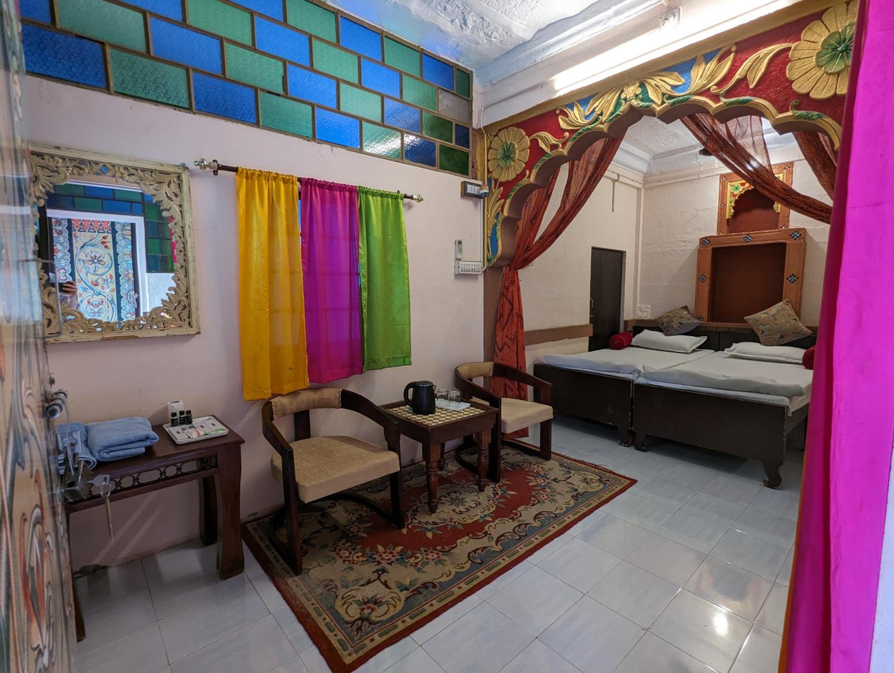 Budget Double Room - Photo 13