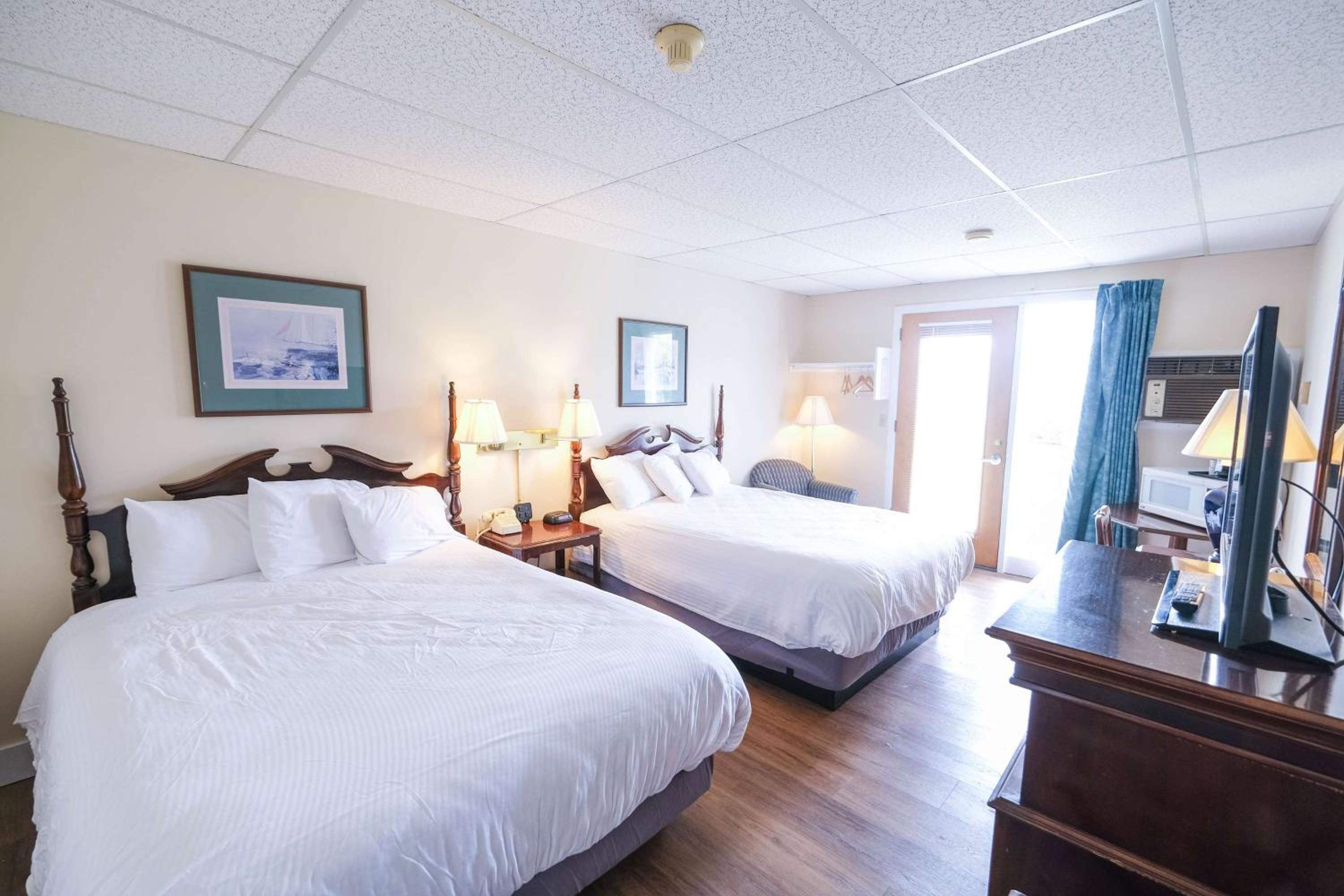 Two Queen Beds Harbor View 2nd Floor