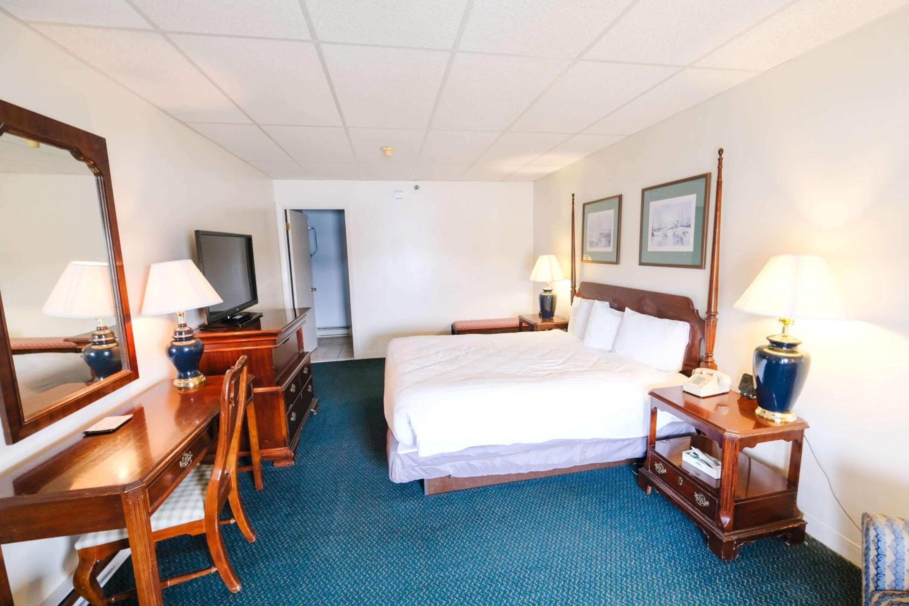 One King Bed Harbor View 2nd Floor