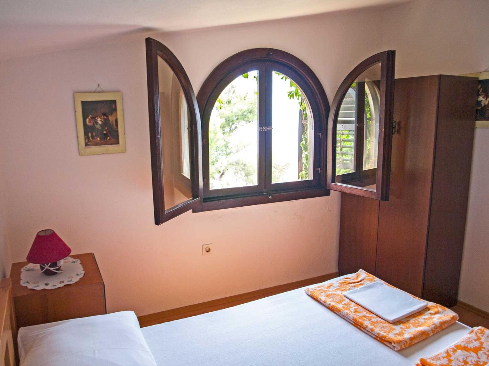 Three-Bedroom Apartment with Terrace and Sea View (6+2)