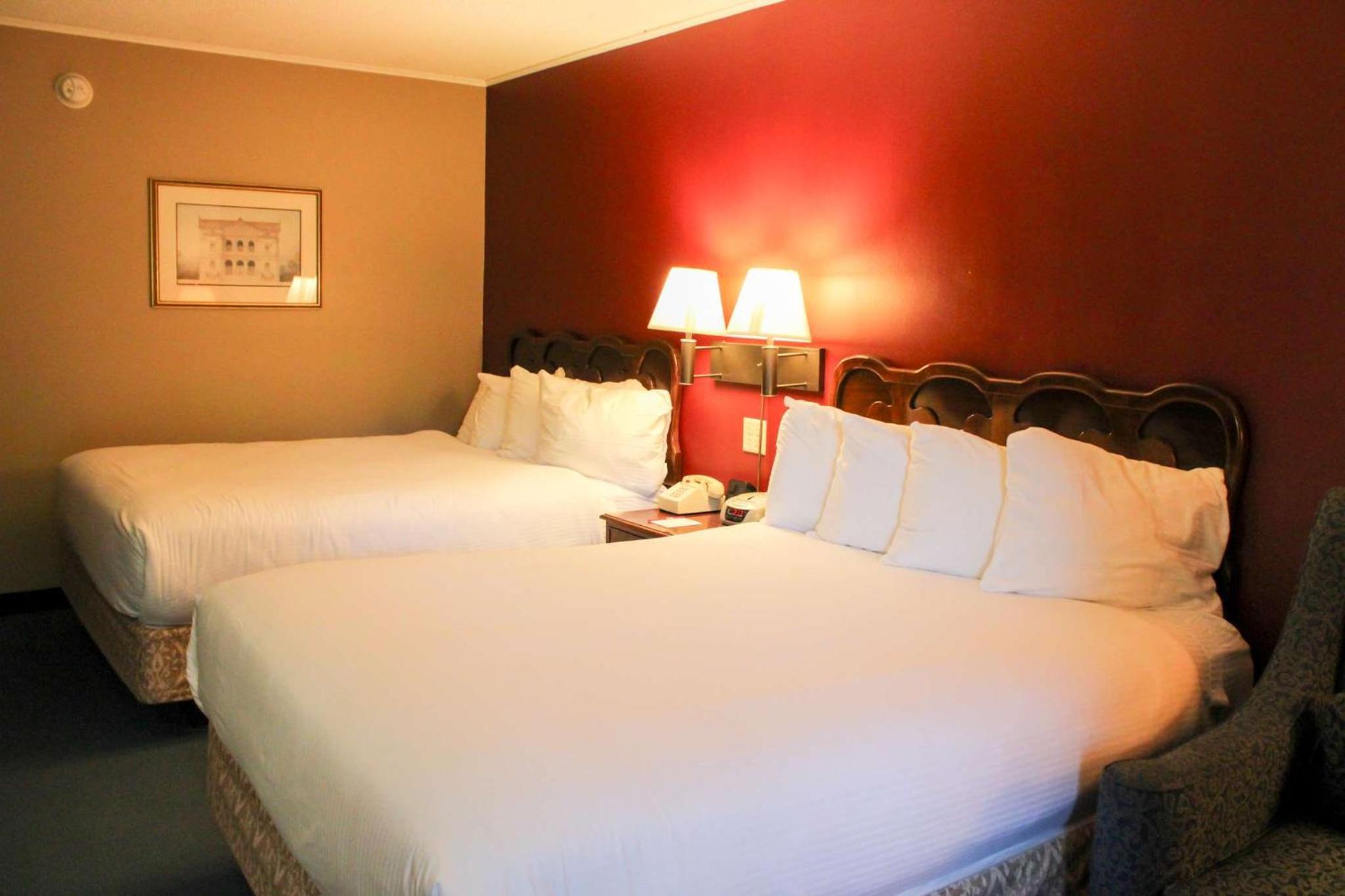 1st Floor Pet Friendly 2 Queen Beds