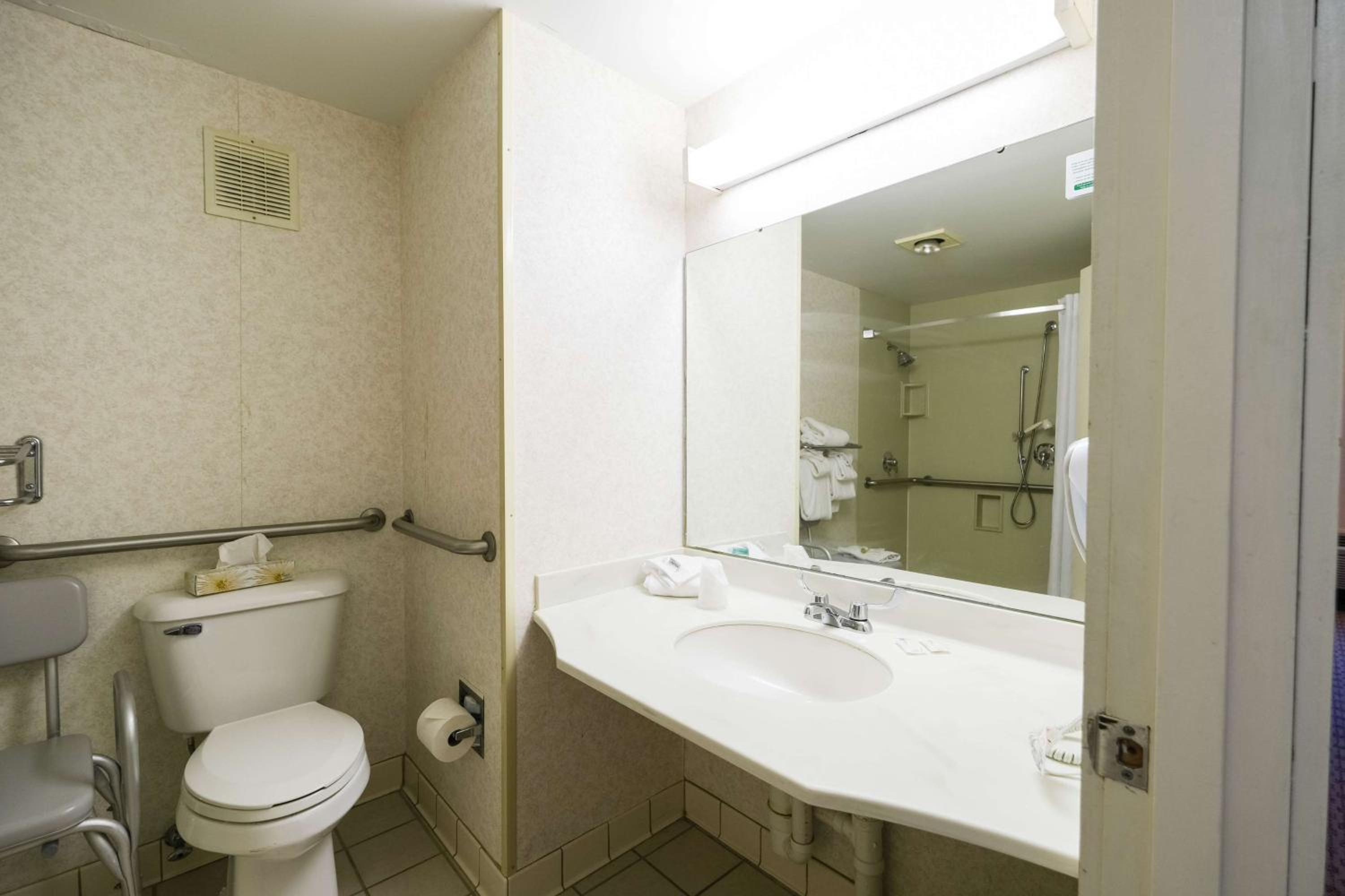 King Room - Disability Access - Photo 6