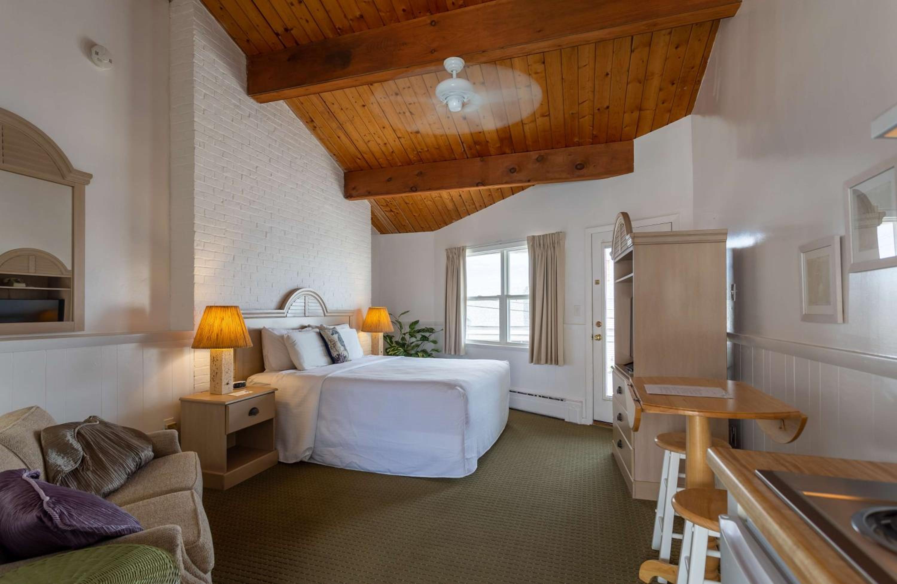 King Room with Balcony photo 1