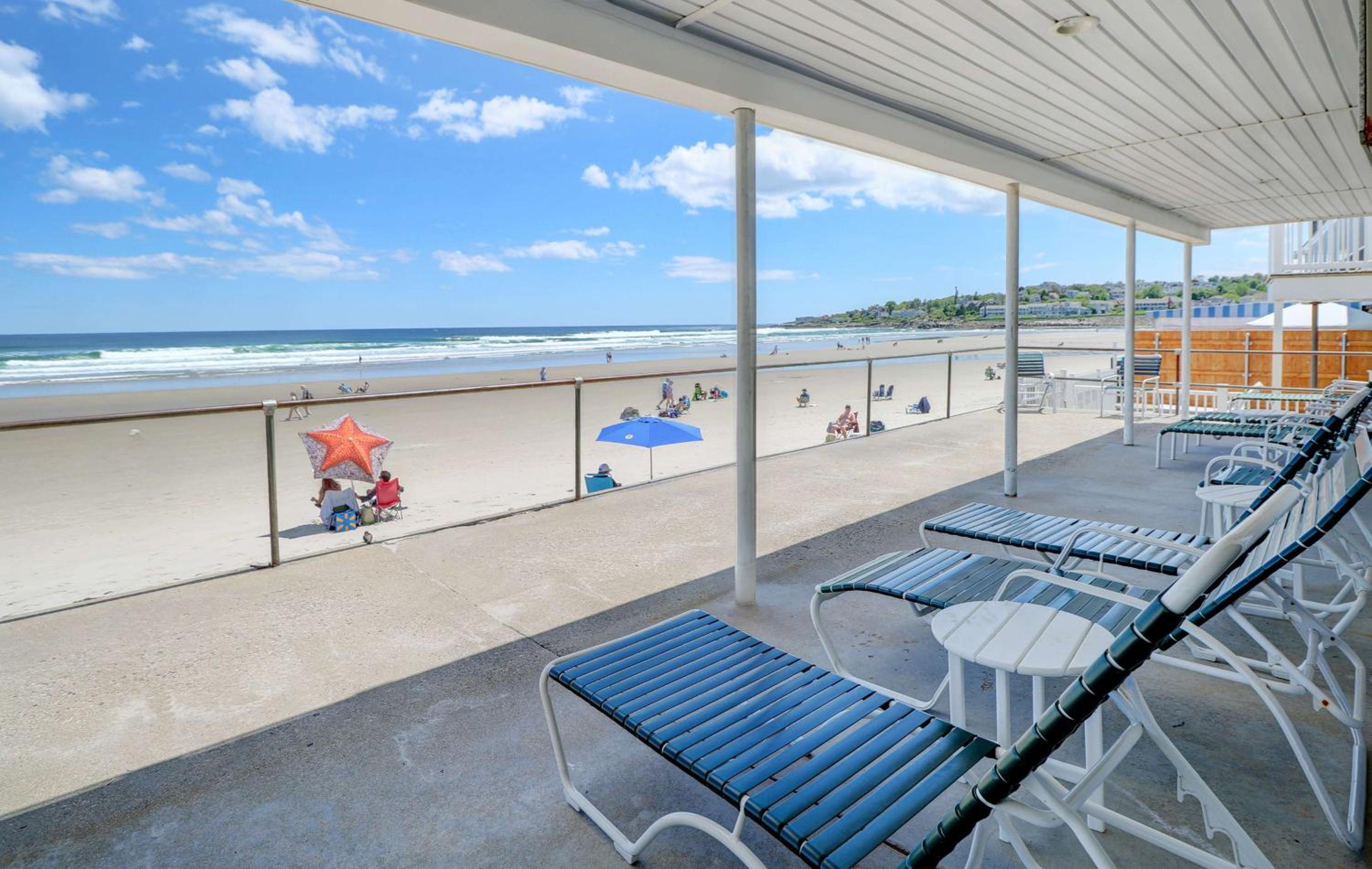 Sundowner Two Queens Room Ocean Front photo 3