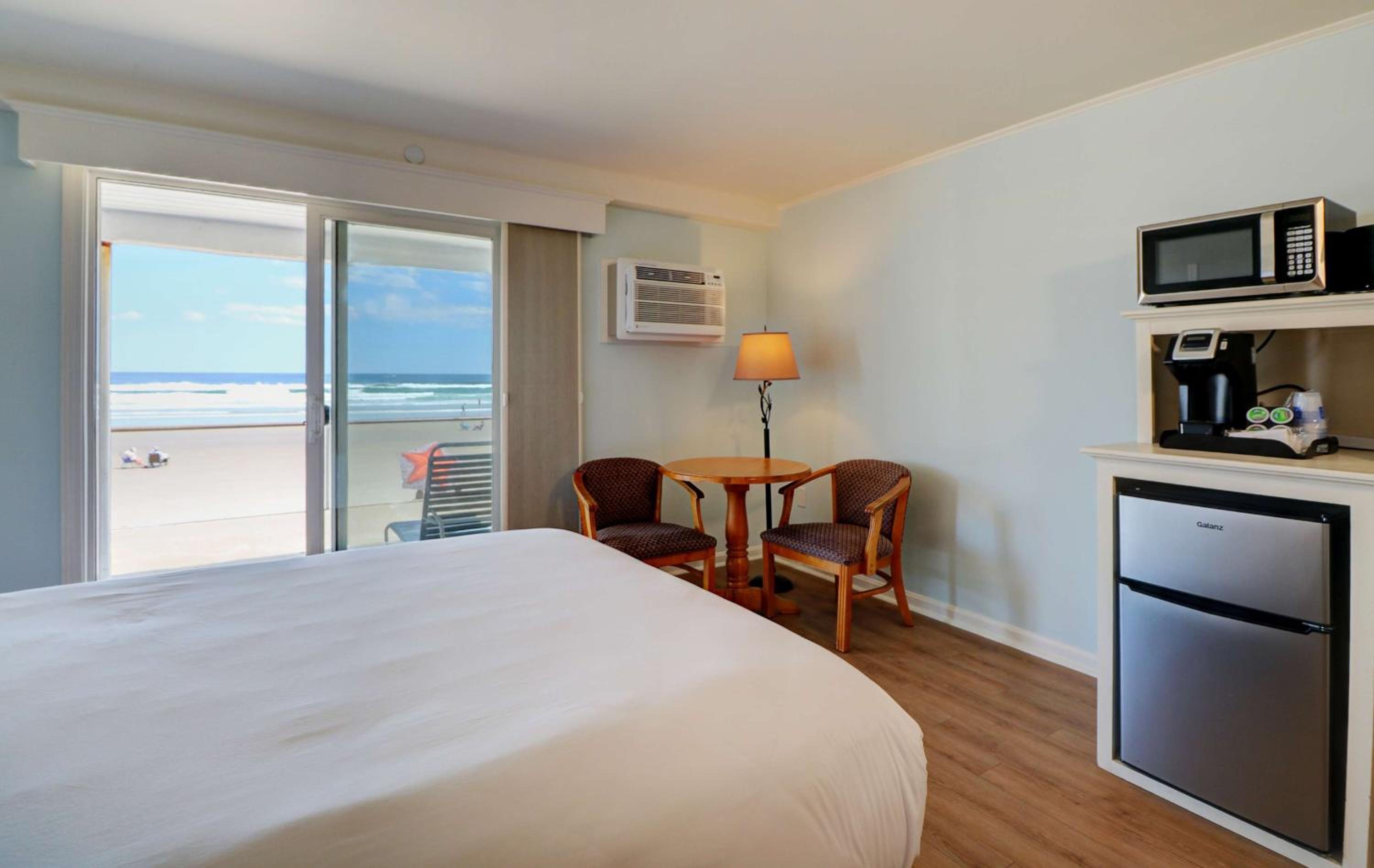 Sundowner Two Queens Room Ocean Front photo 2