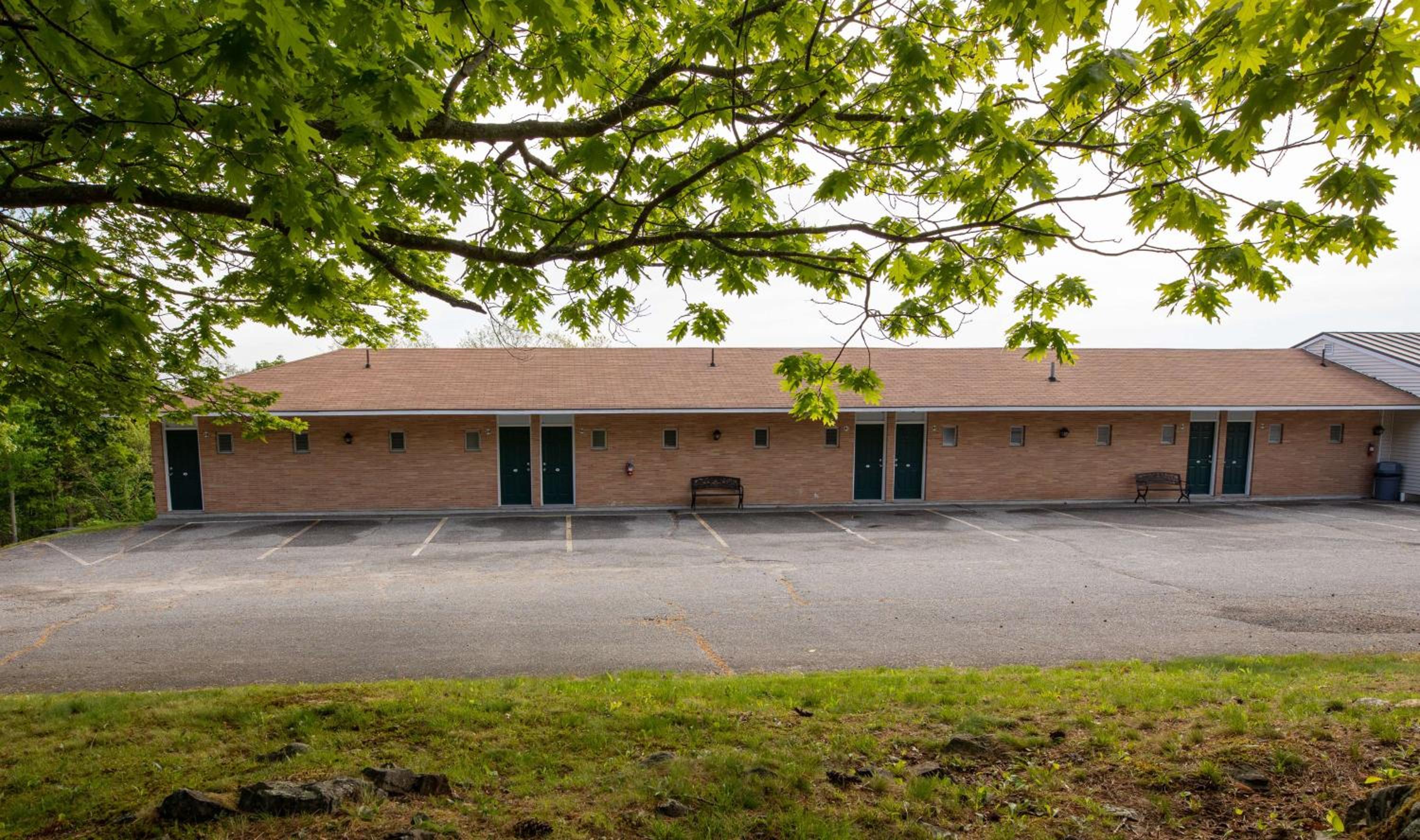 Two Queens Village View Building photo 2