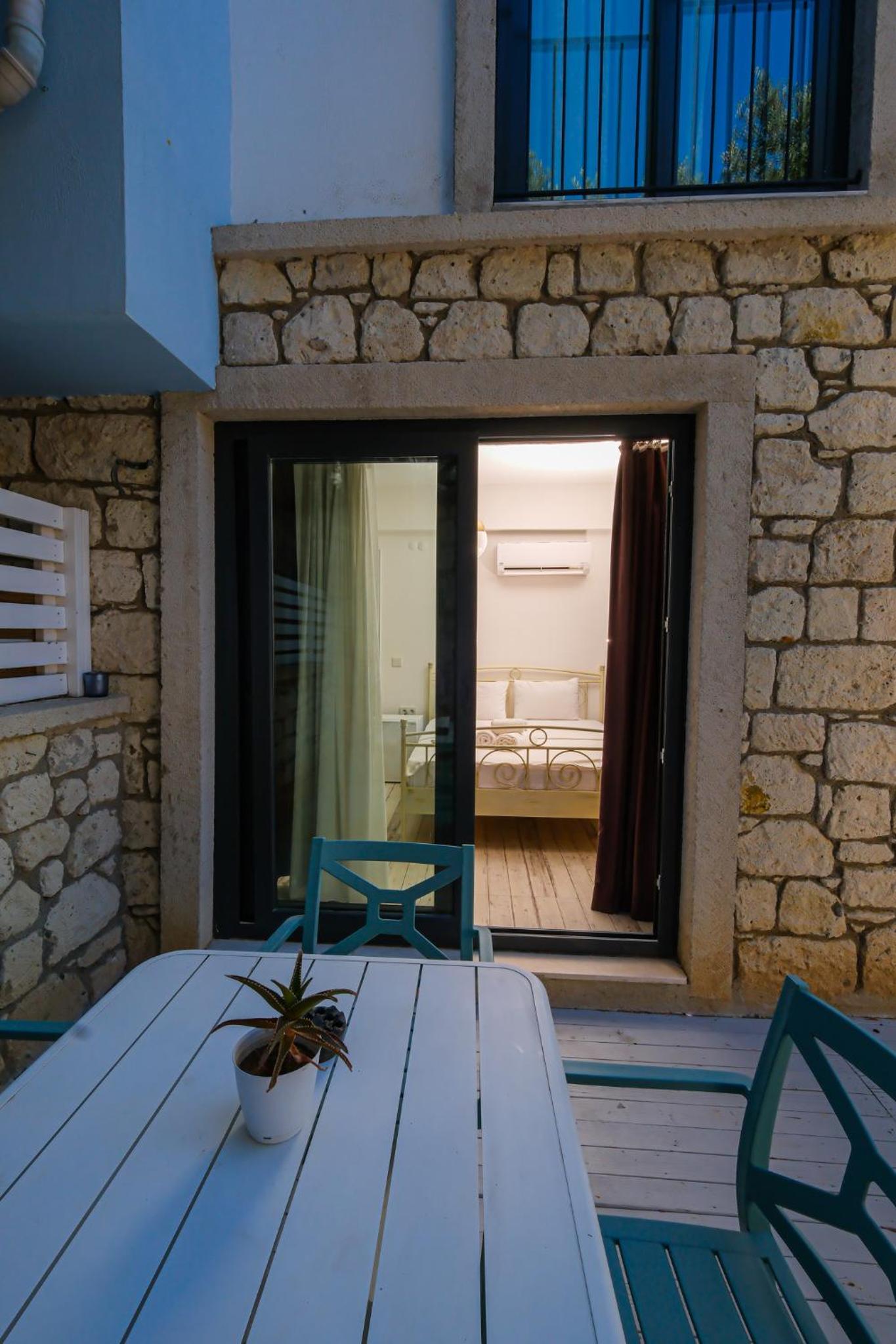 Suite with Garden View