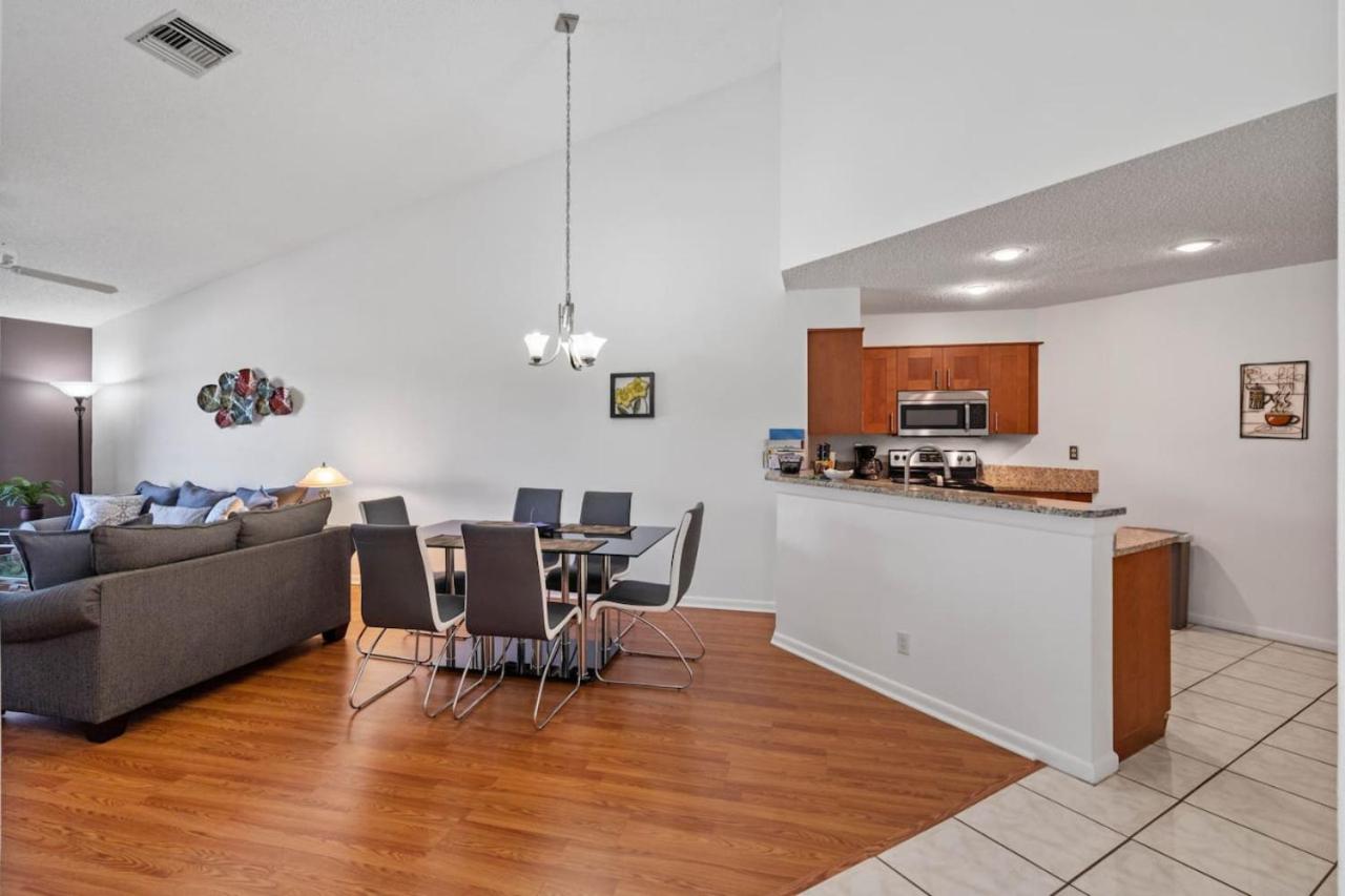 Apartment photo 2