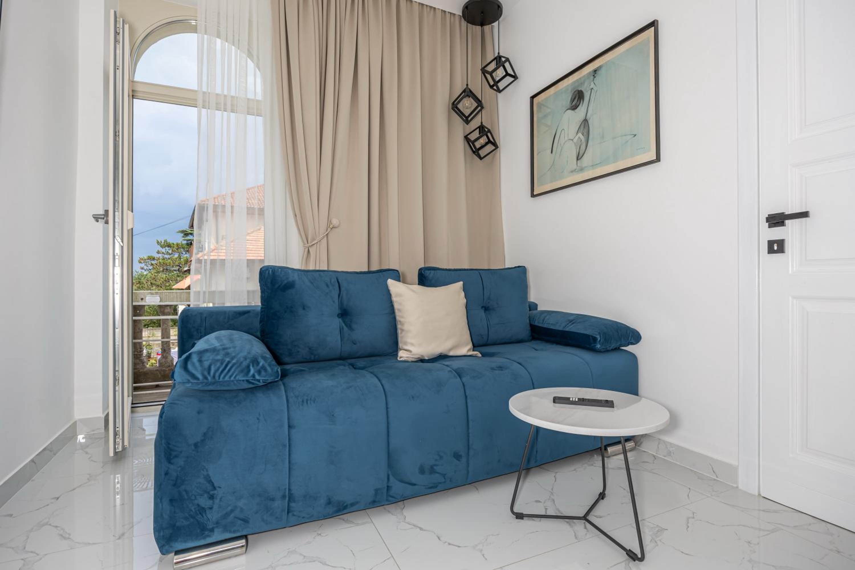 Deluxe Apartment with Sea View and Balcony