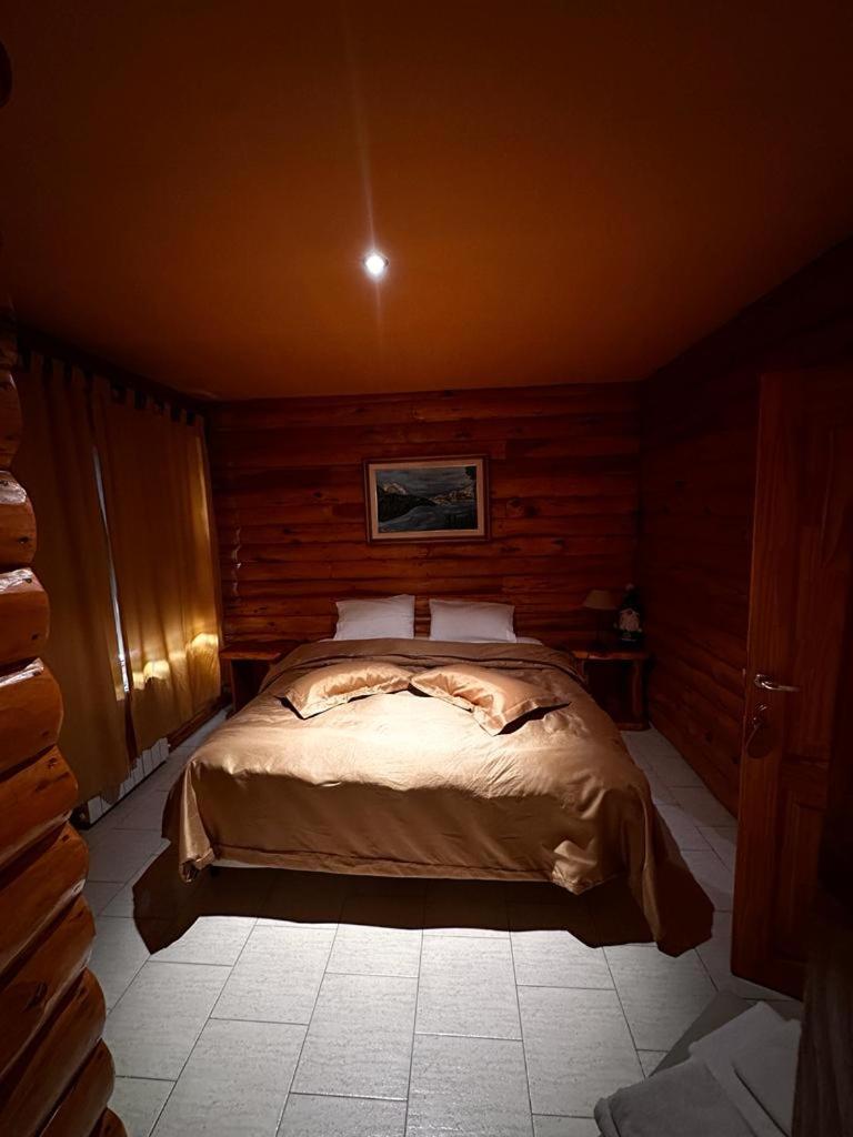 Standard King Room photo 2