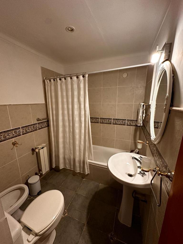 Standard King Room photo 3