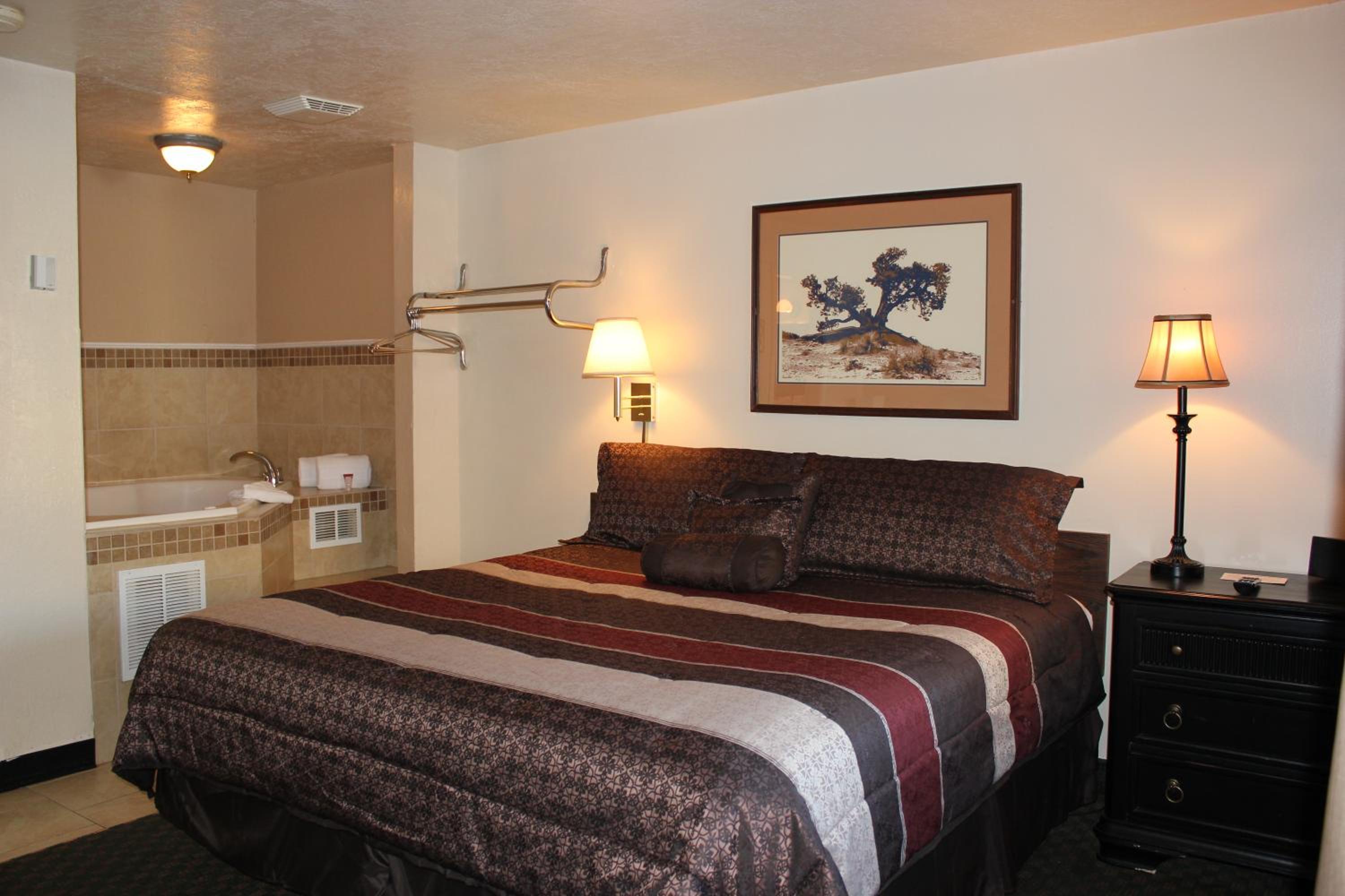 Suite with Jacuzzi photo 2