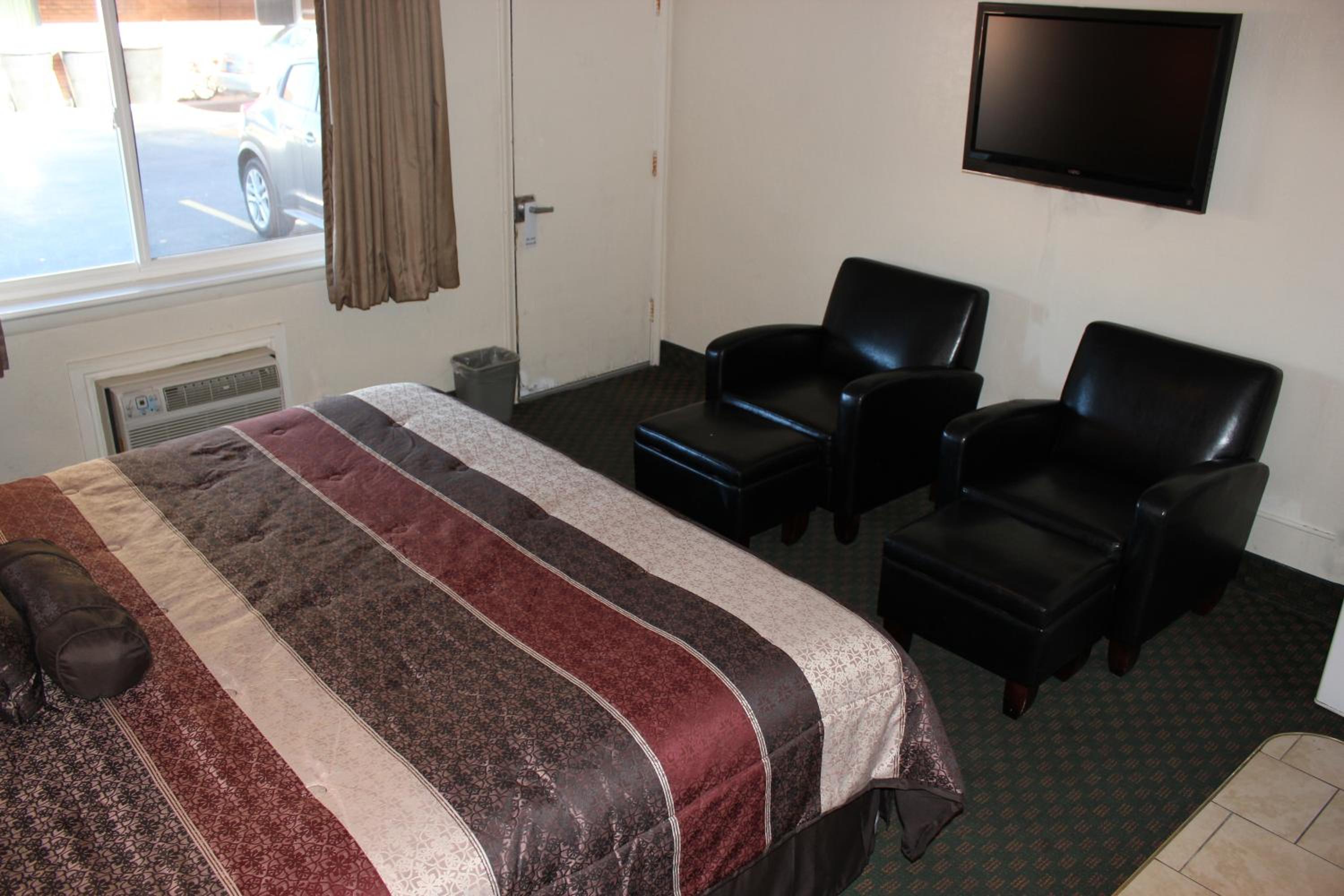 Suite with Jacuzzi photo 1