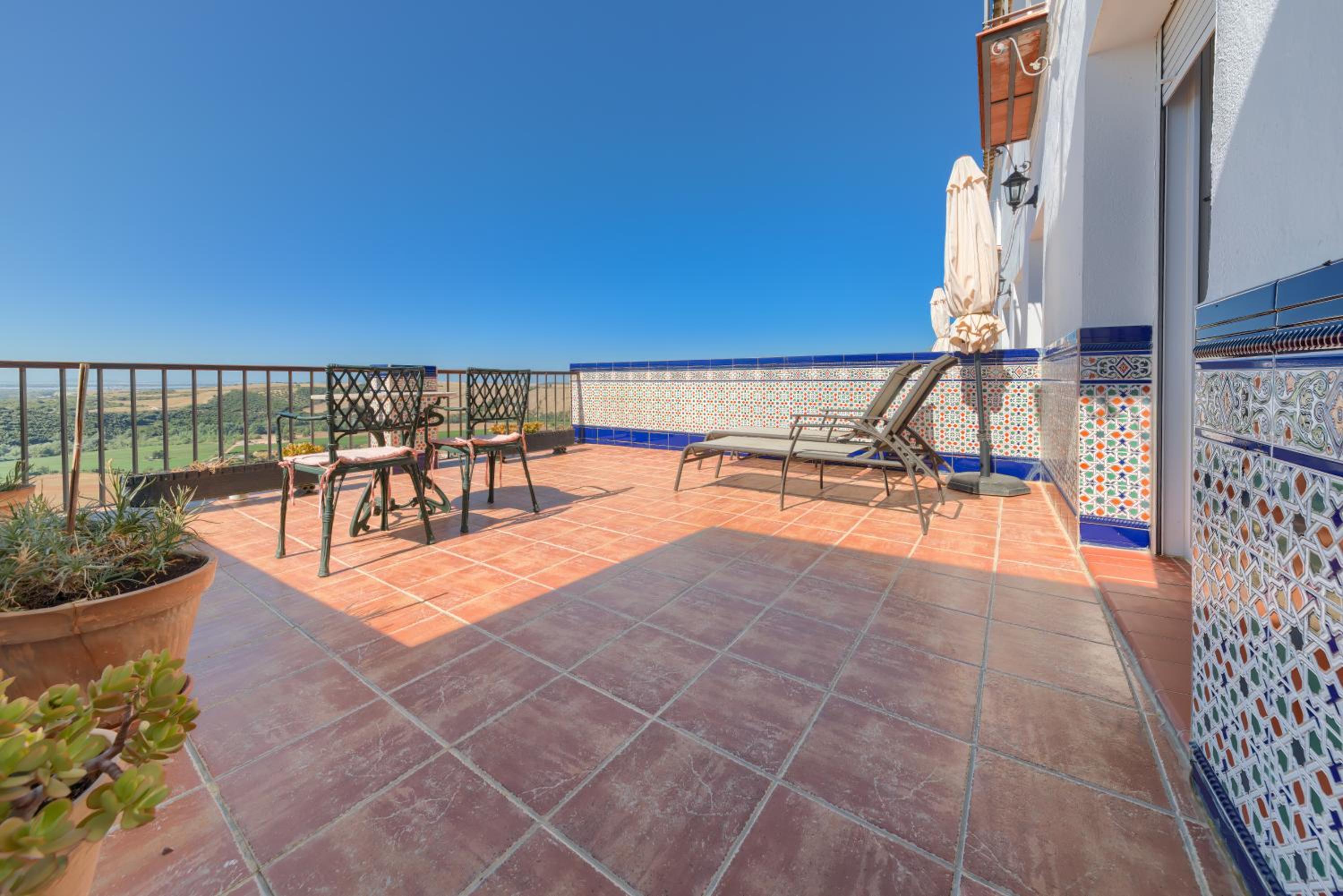 Double or Twin Room with Terrace - Photo 2
