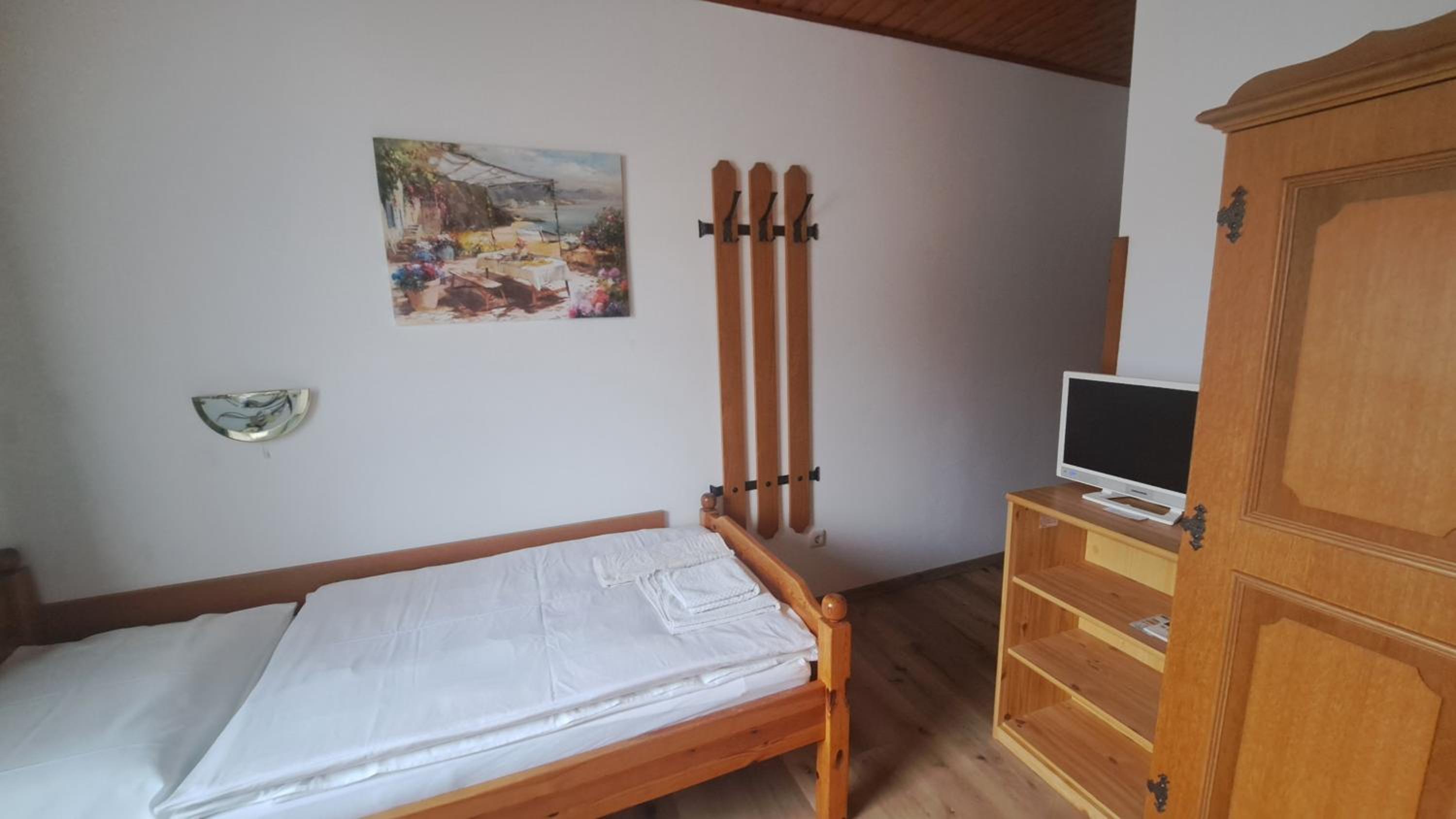 Single Room with Mountain View