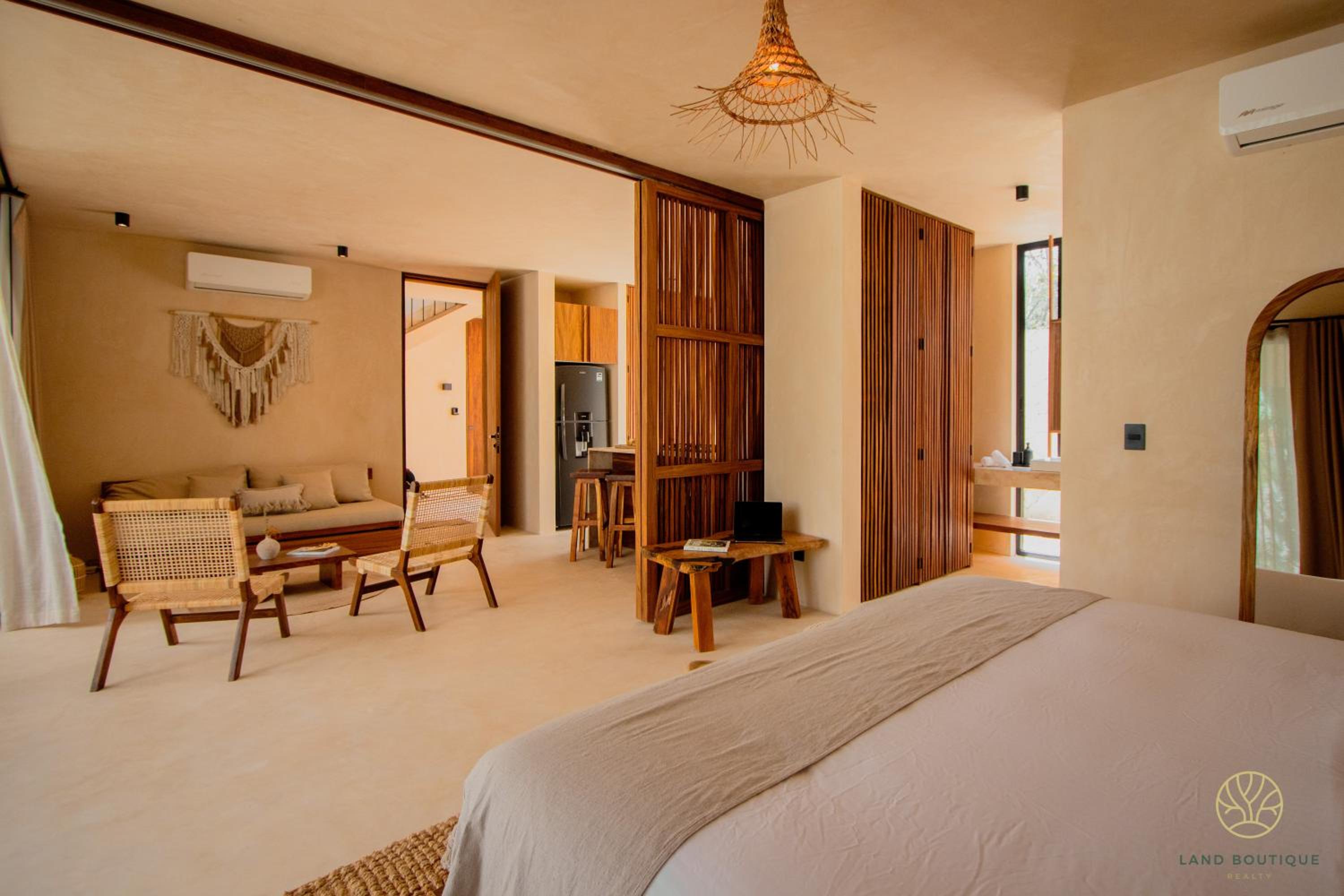 Deluxe One-Bedroom Apartment