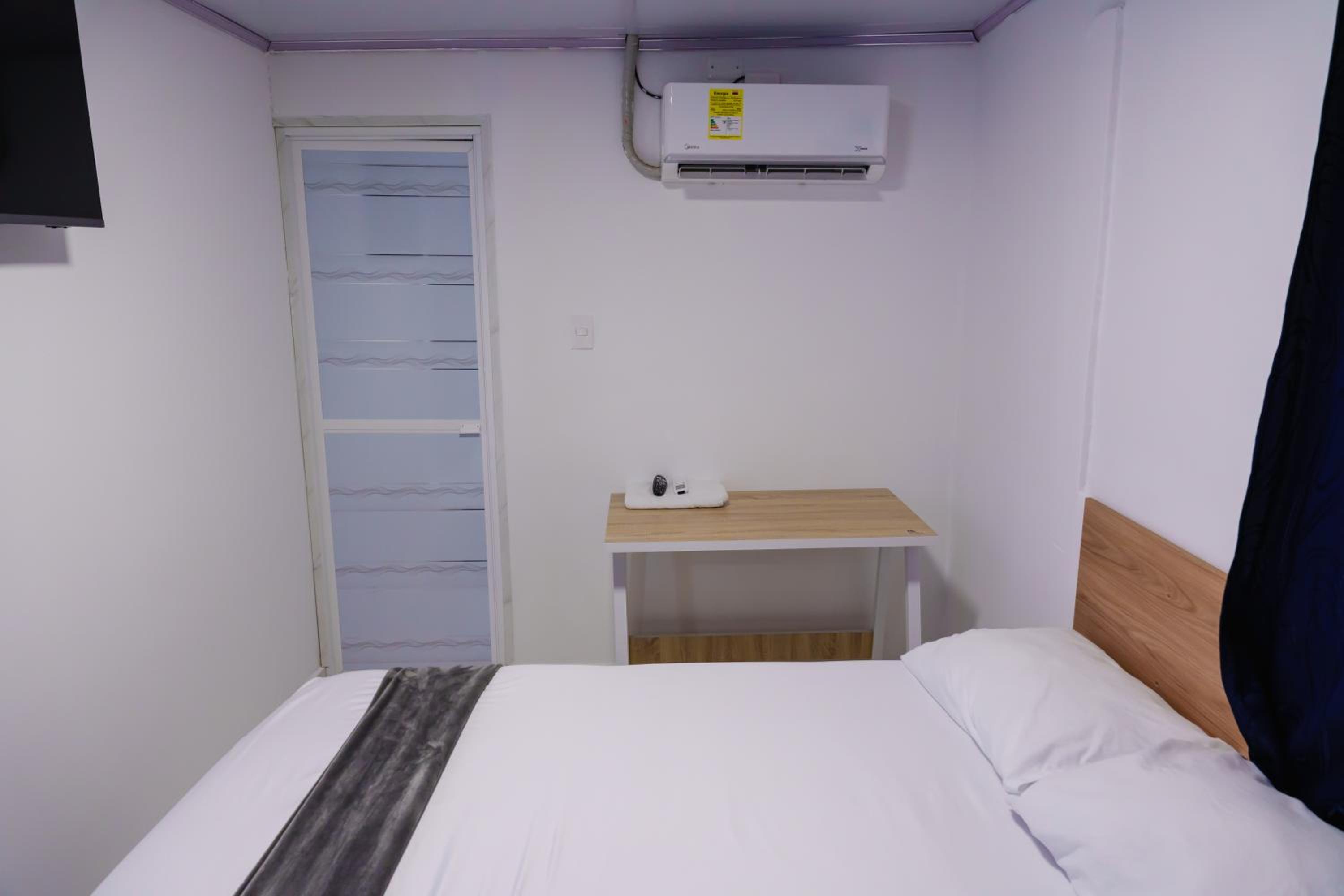 Single Room photo 2
