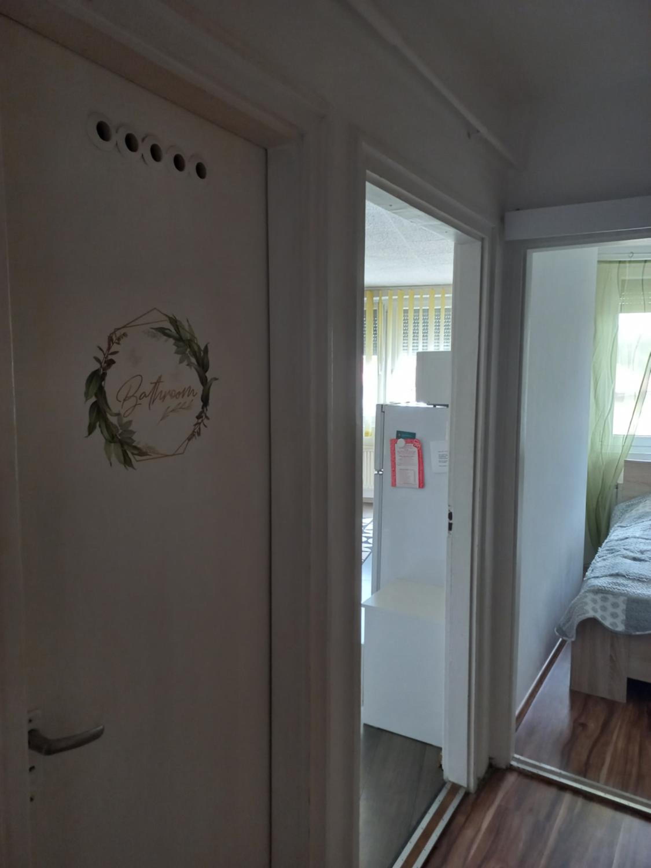 One-Bedroom Apartment - Photo 31