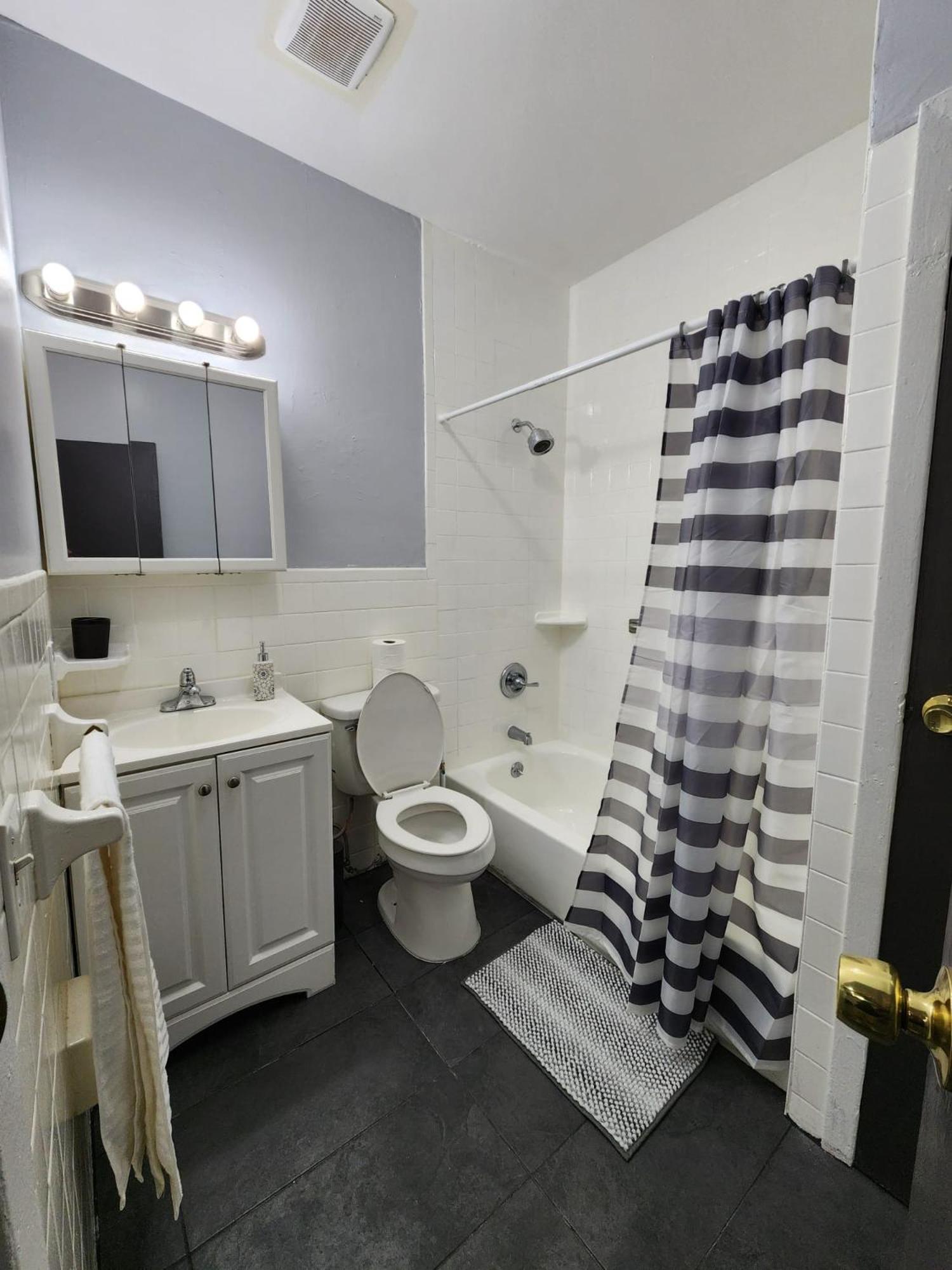Apartment photo 2