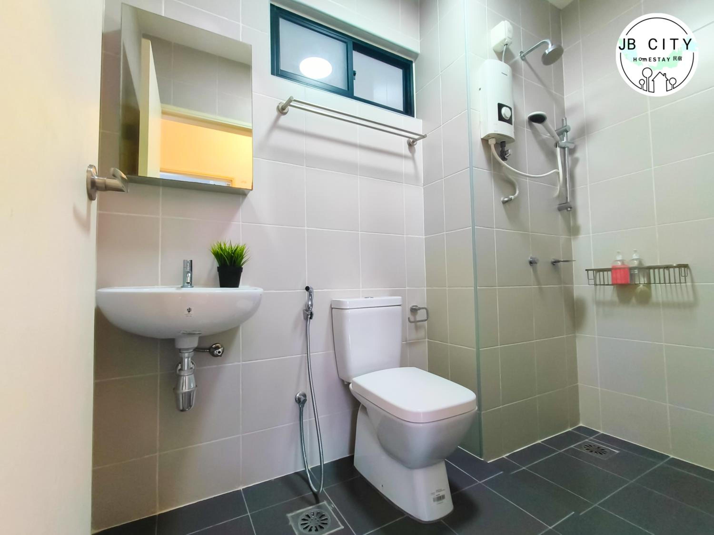 One-Bedroom Apartment - Photo 1