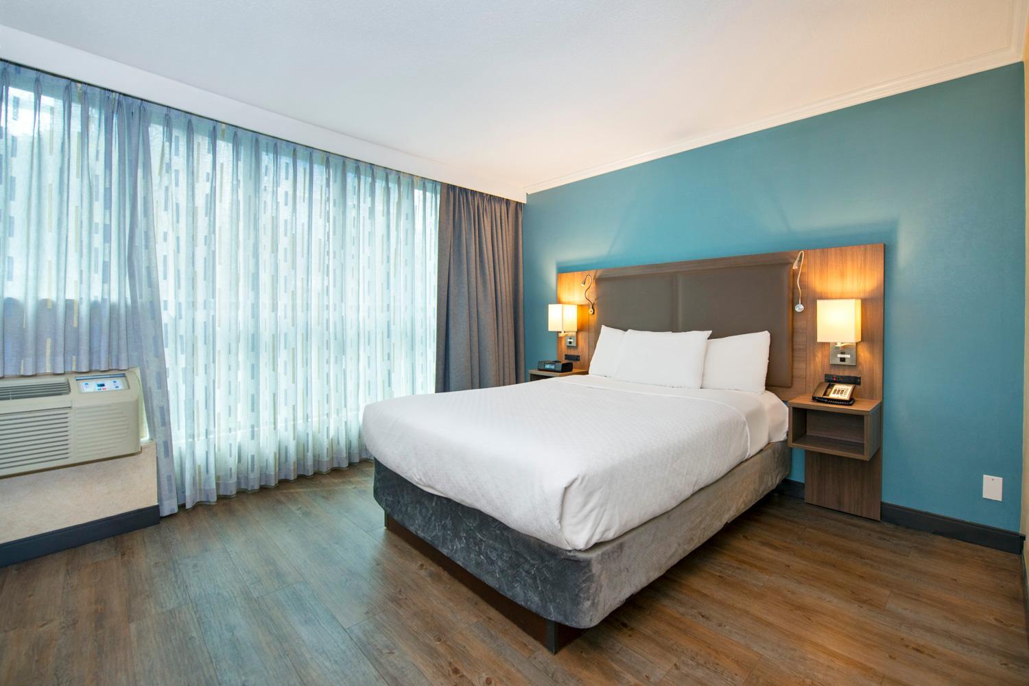 Queen Room - Non Smoking - Photo 1
