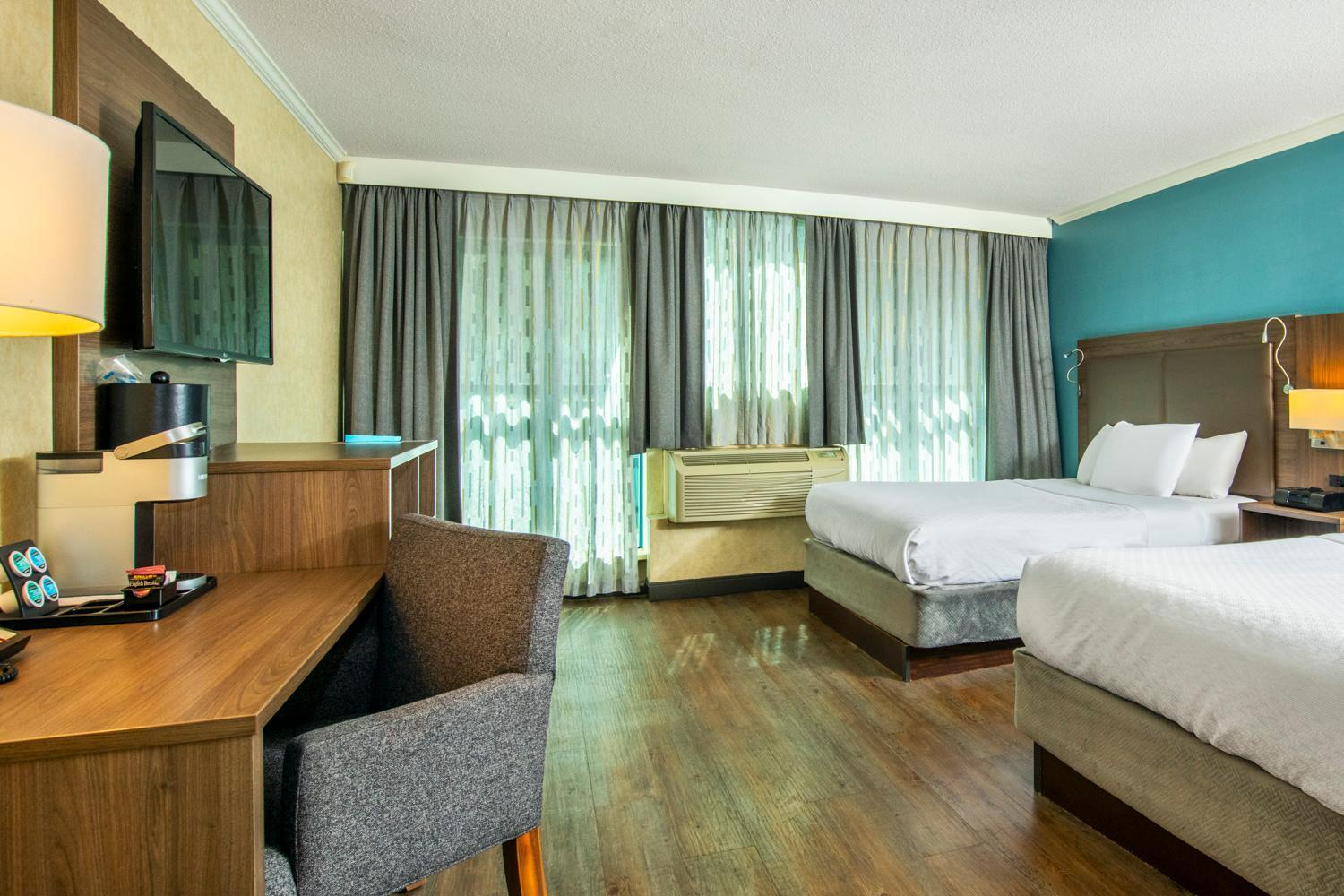 Double Room with Two Double Beds - Non-Smoking - Photo 1