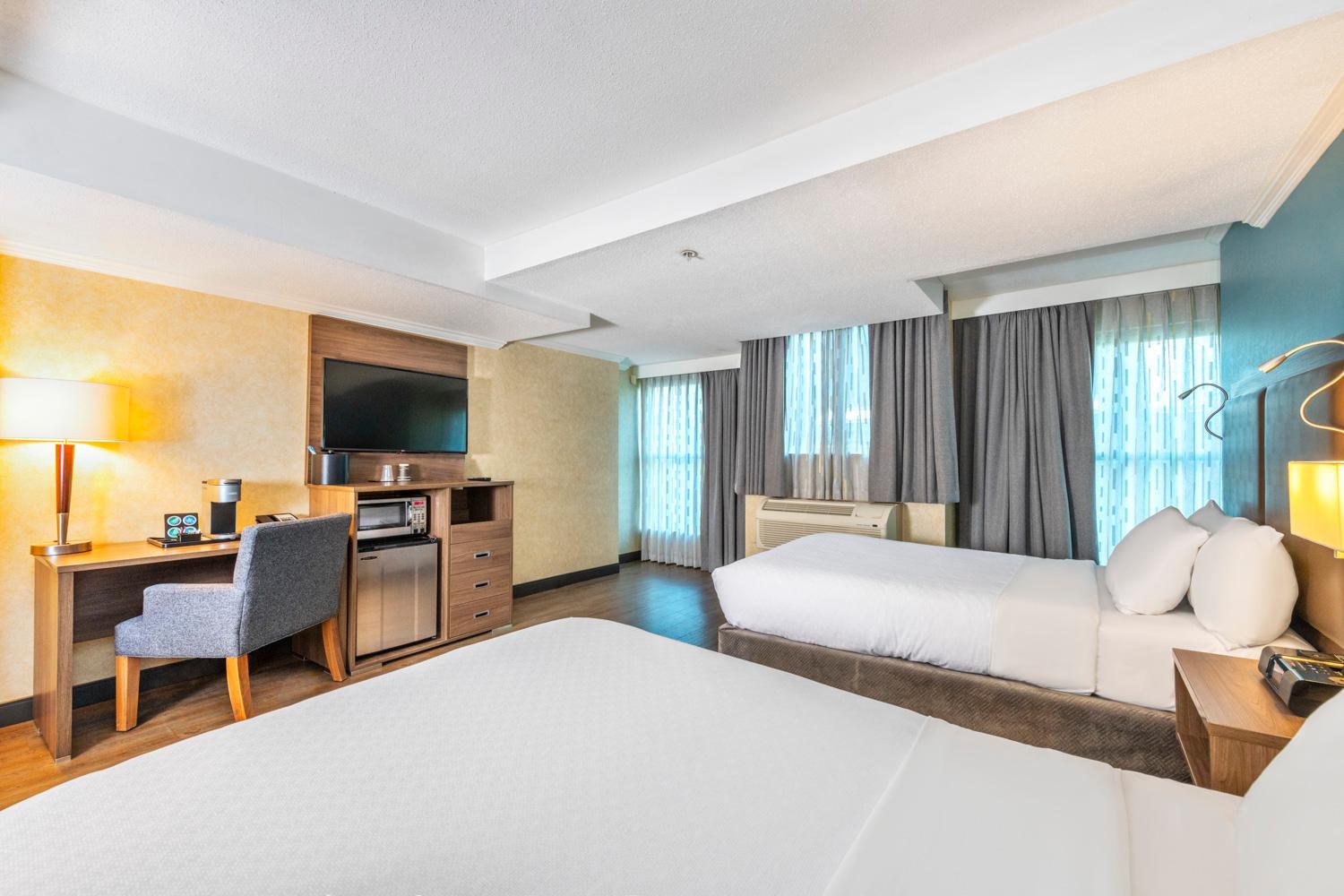 Double Room with Two Double Beds - Non-Smoking - Photo 6