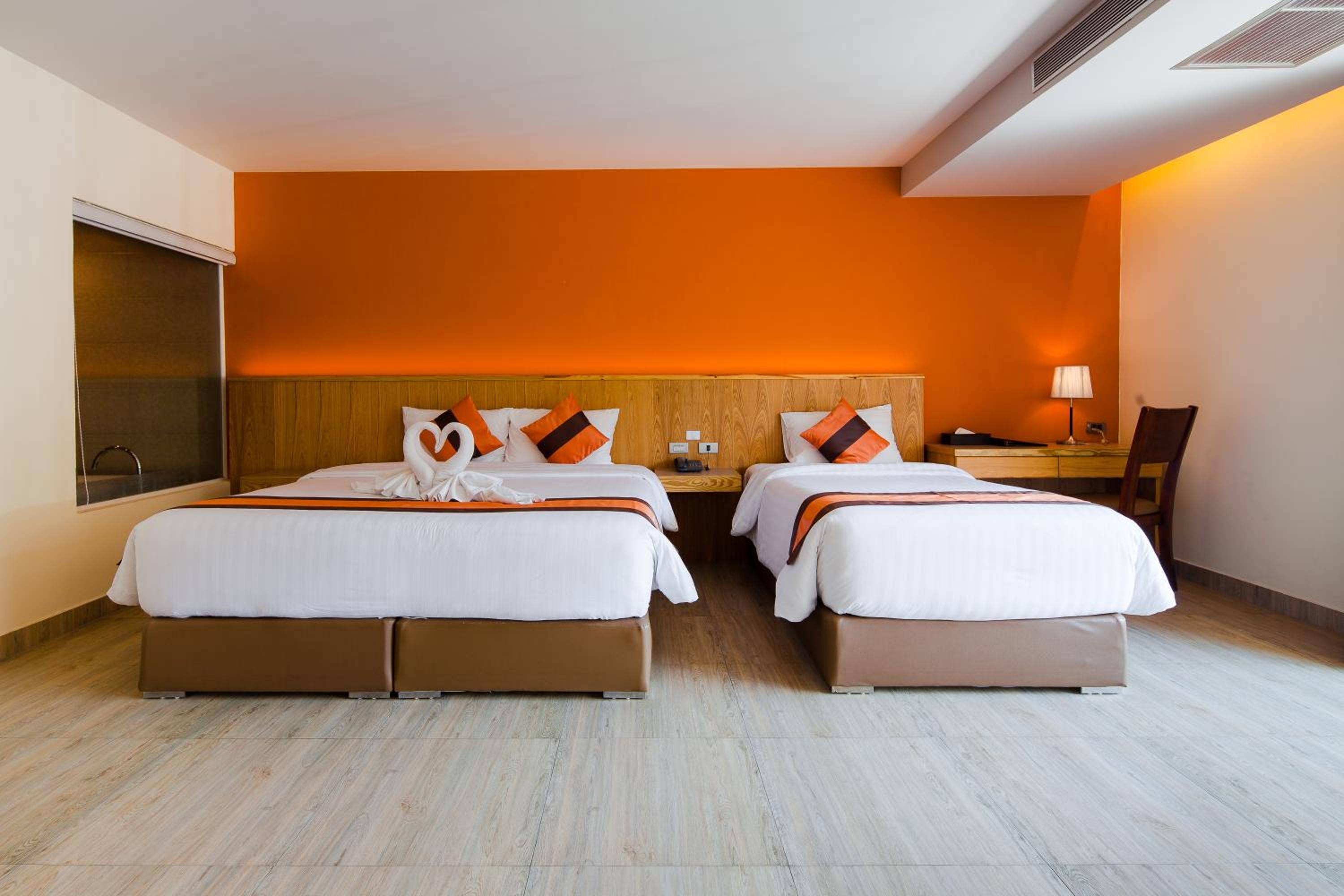 Triple Room with Mountain View thumbnail 6