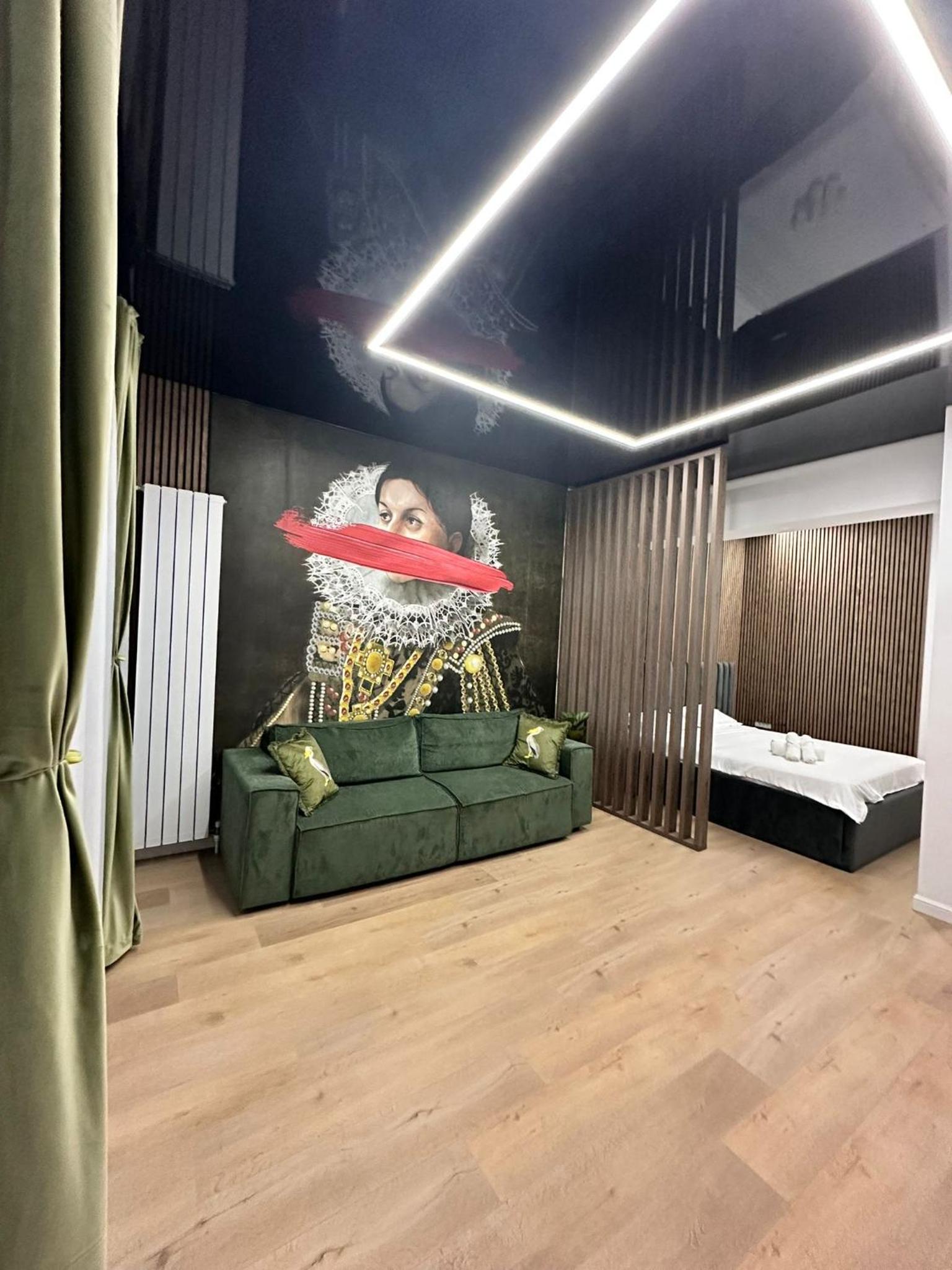 One-Bedroom Apartment photo 1