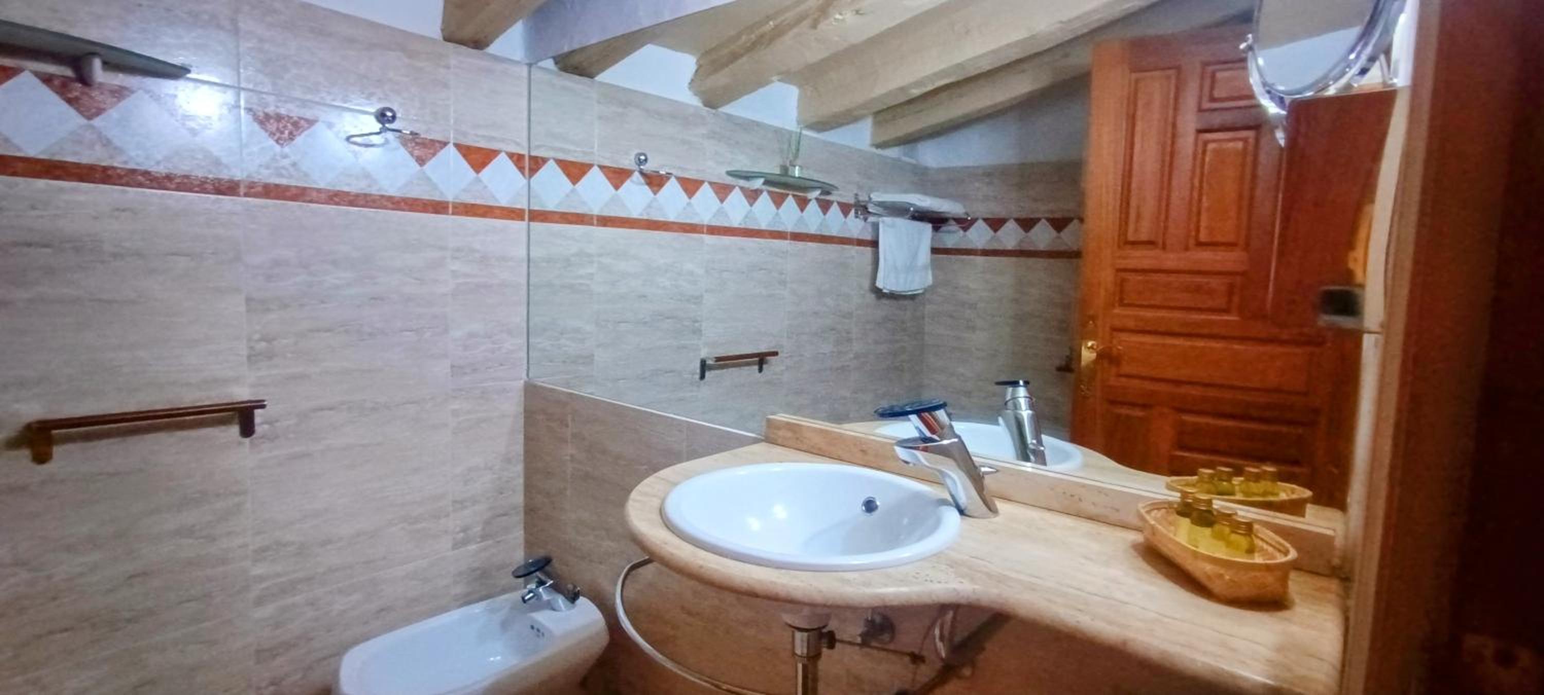 Double Room - Photo 3
