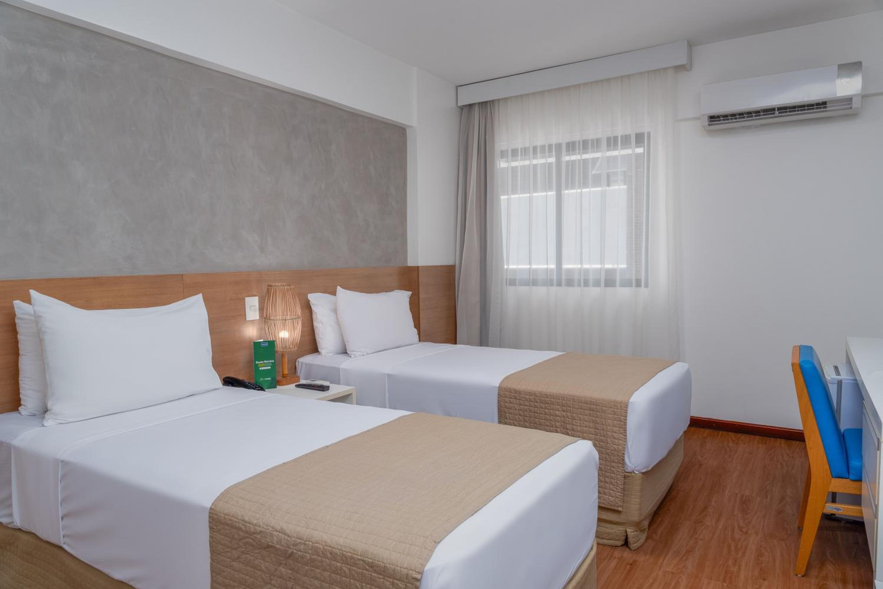 Standard Twin Room - Photo 1