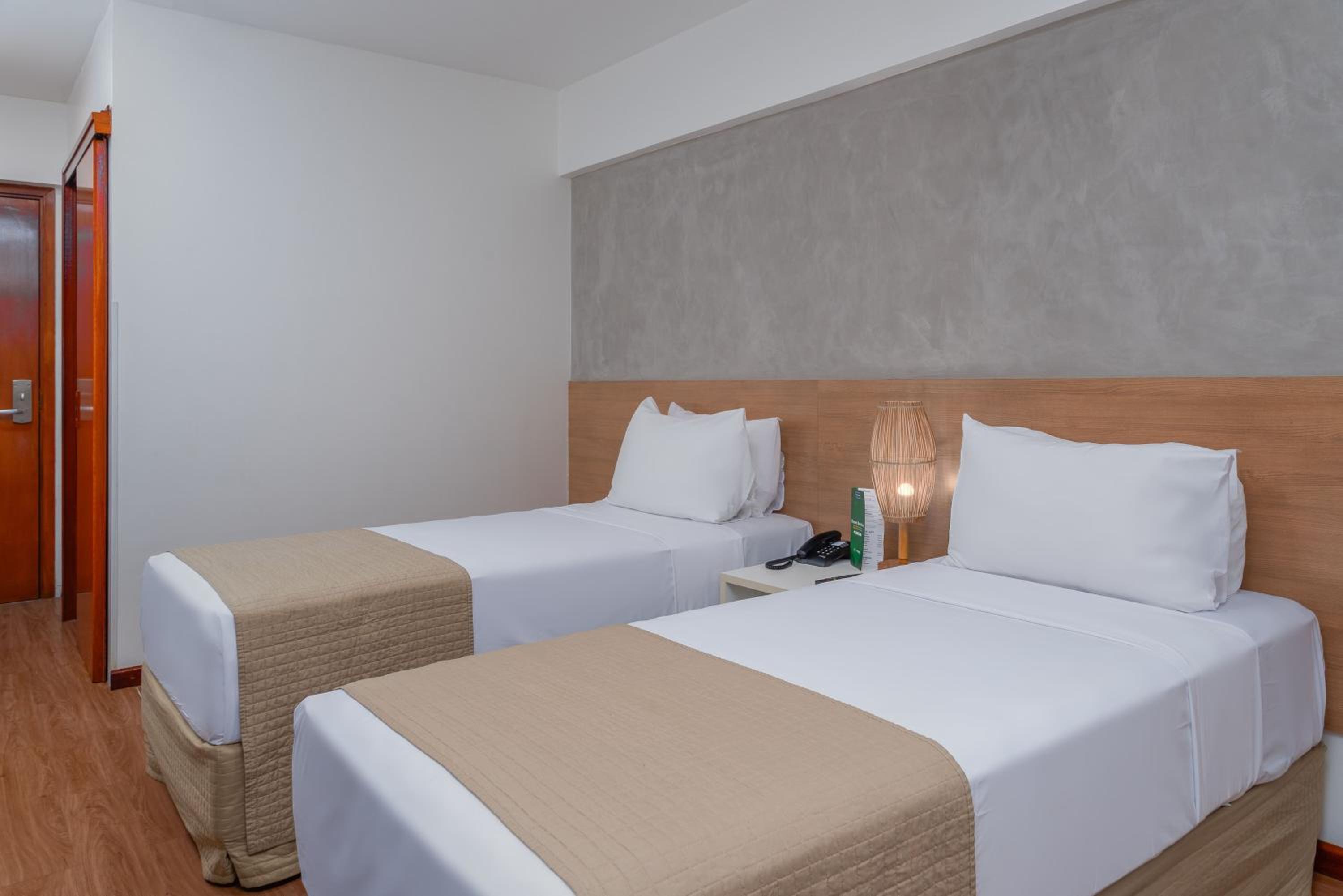 Standard Twin Room - Photo 5