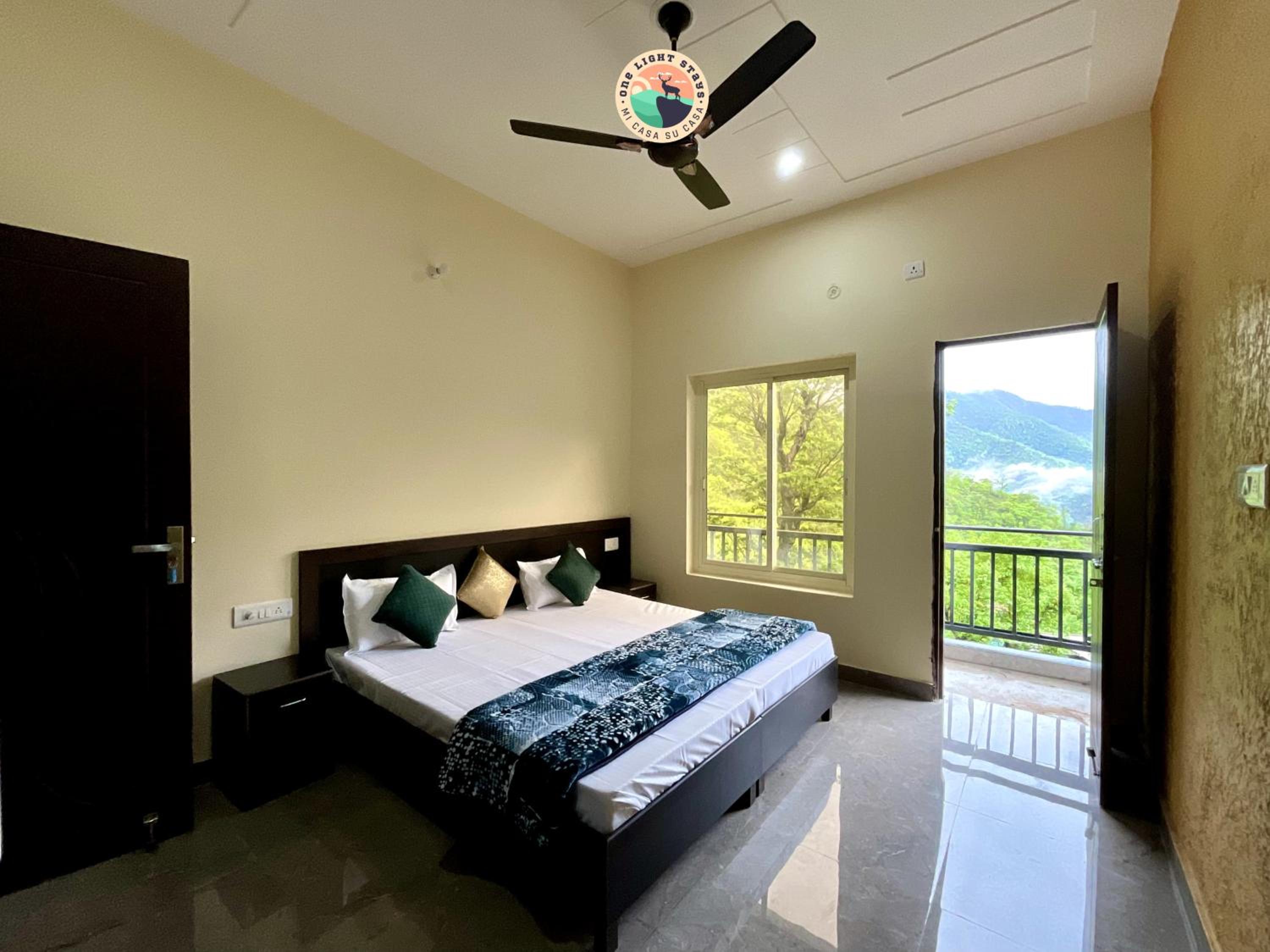Deluxe Room - Photo 6