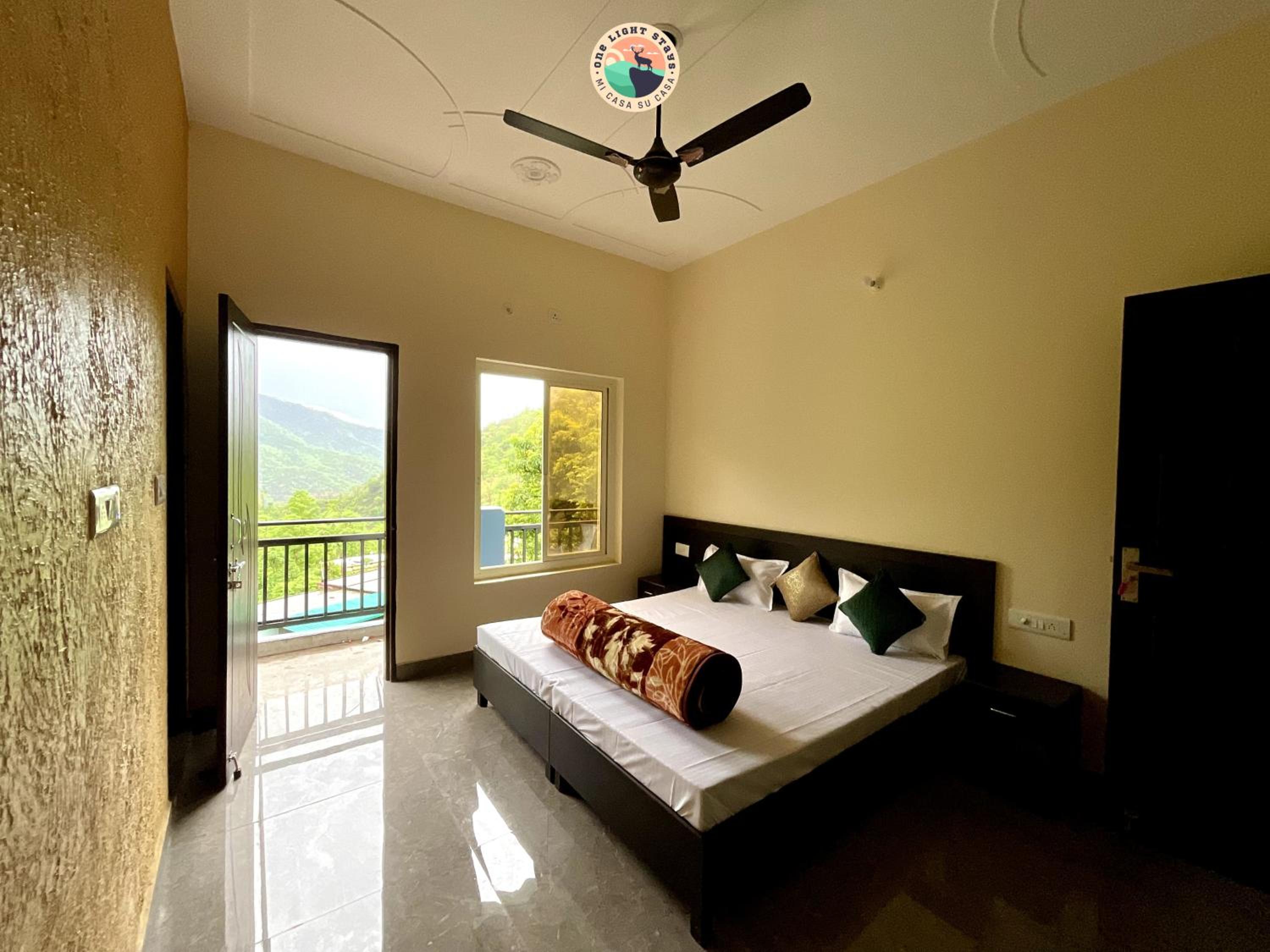 Deluxe Room - Photo 3