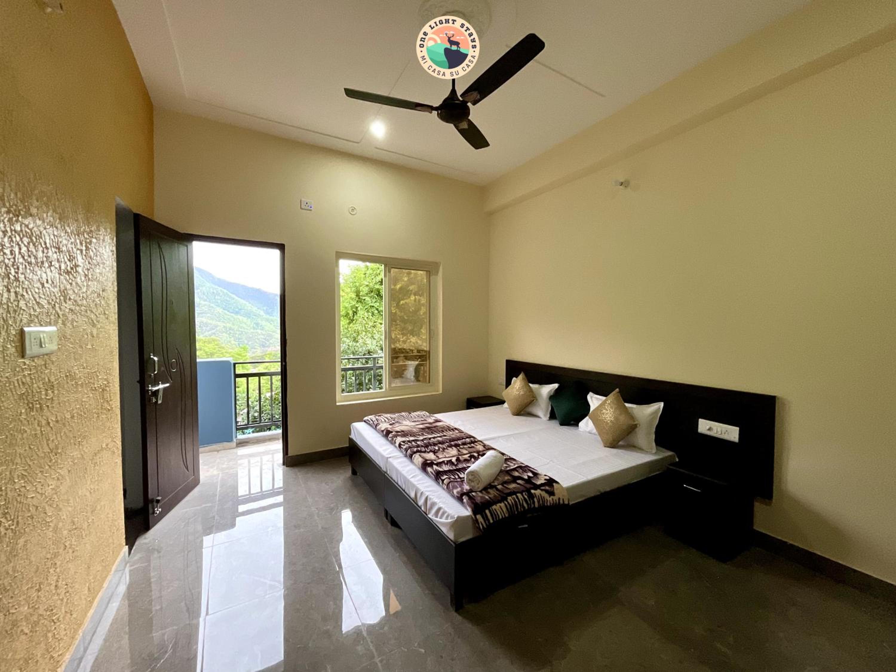 Deluxe Room - Photo 15