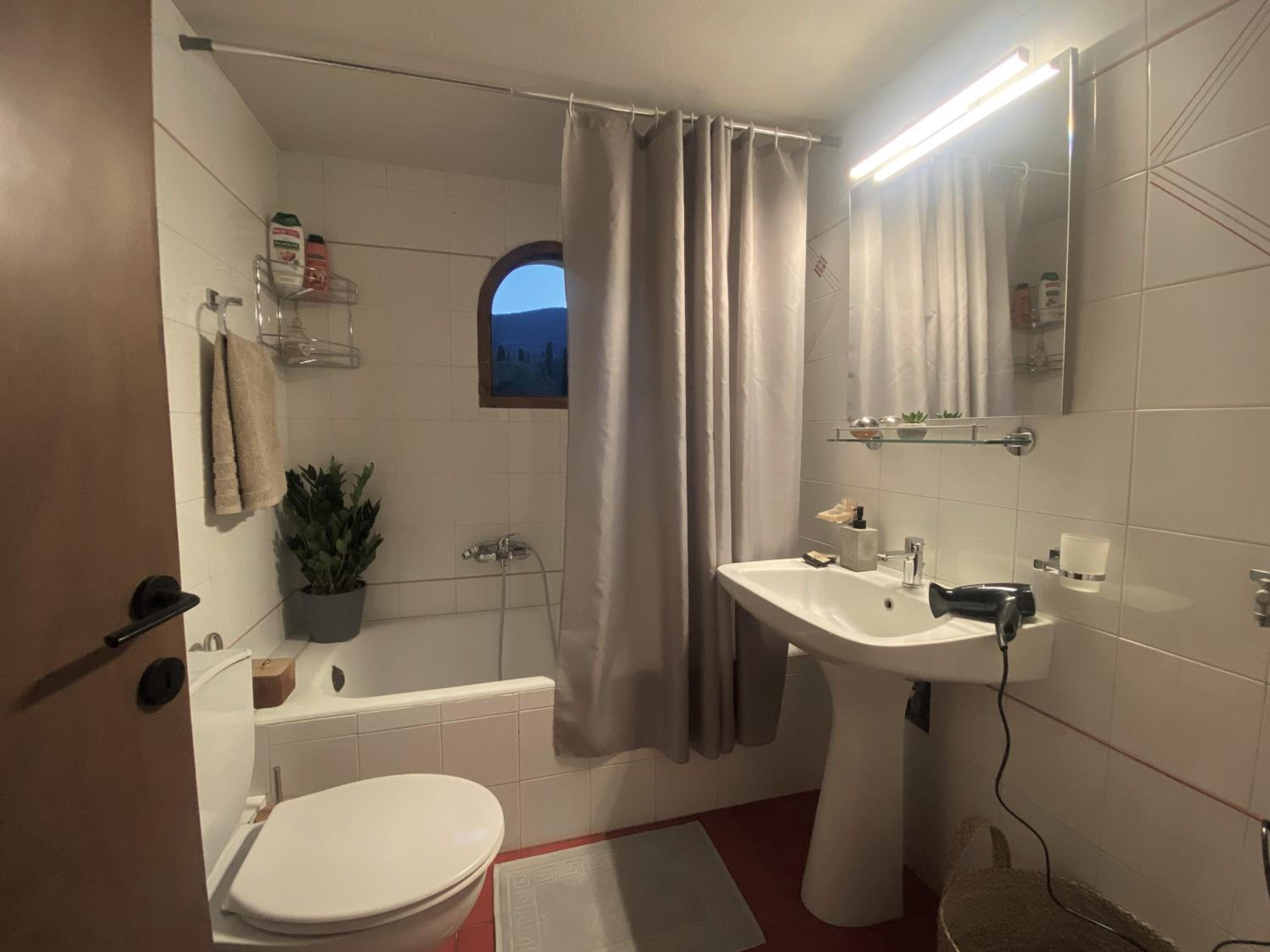 Three-Bedroom House photo 2