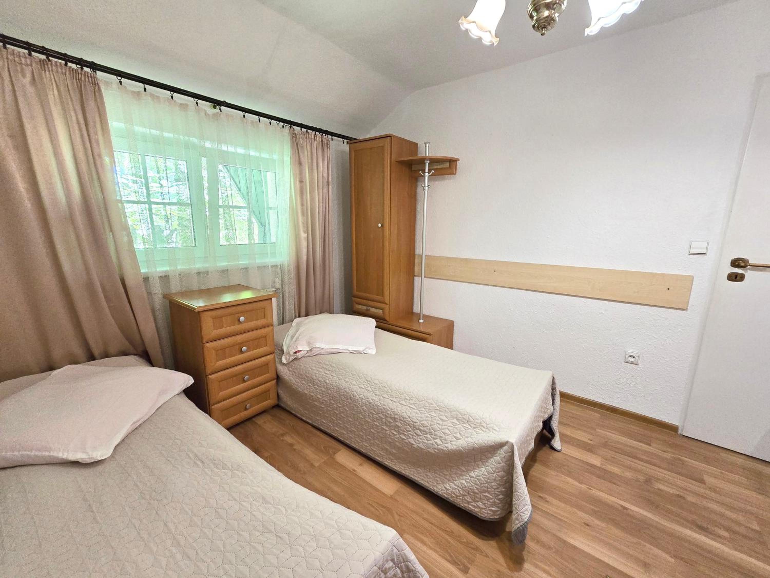 Standard Twin Room - Photo 14