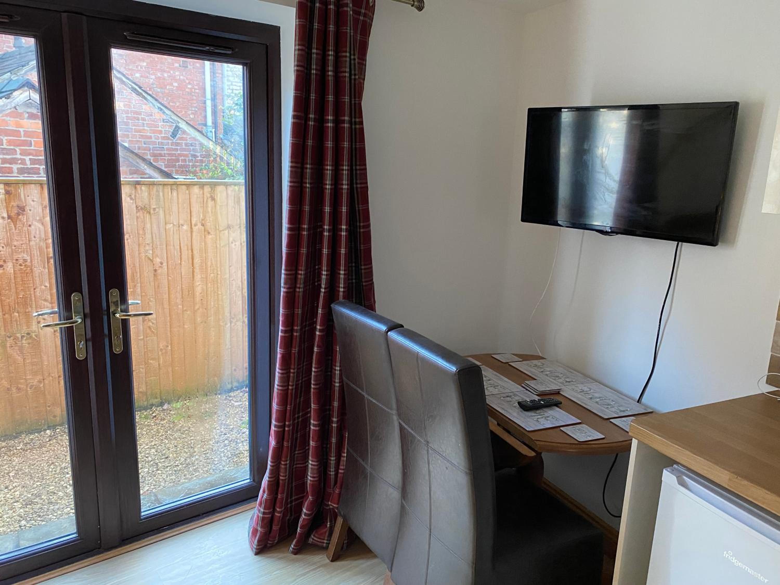 One-Bedroom House photo 1