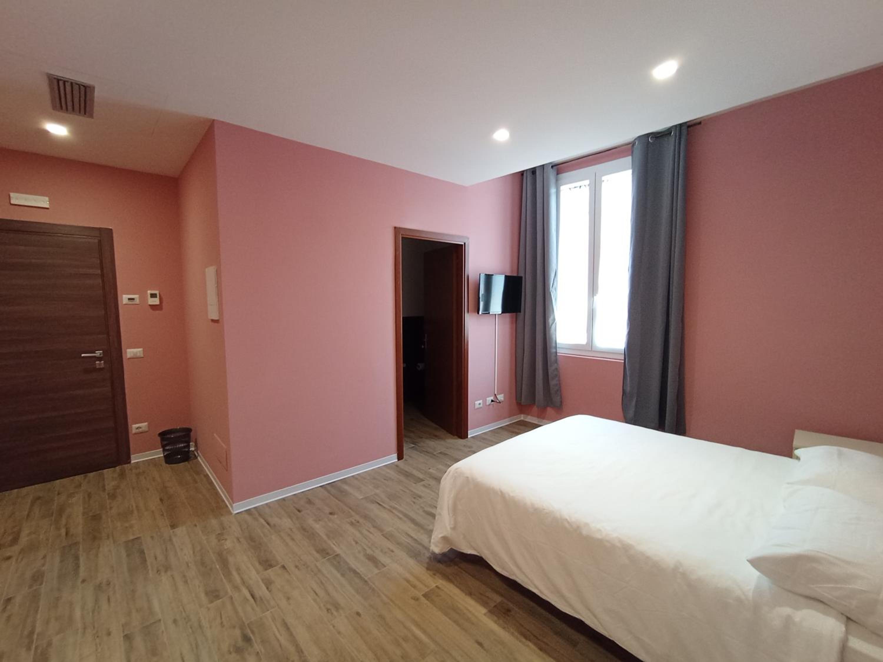 Double Room with Private Bathroom photo 1