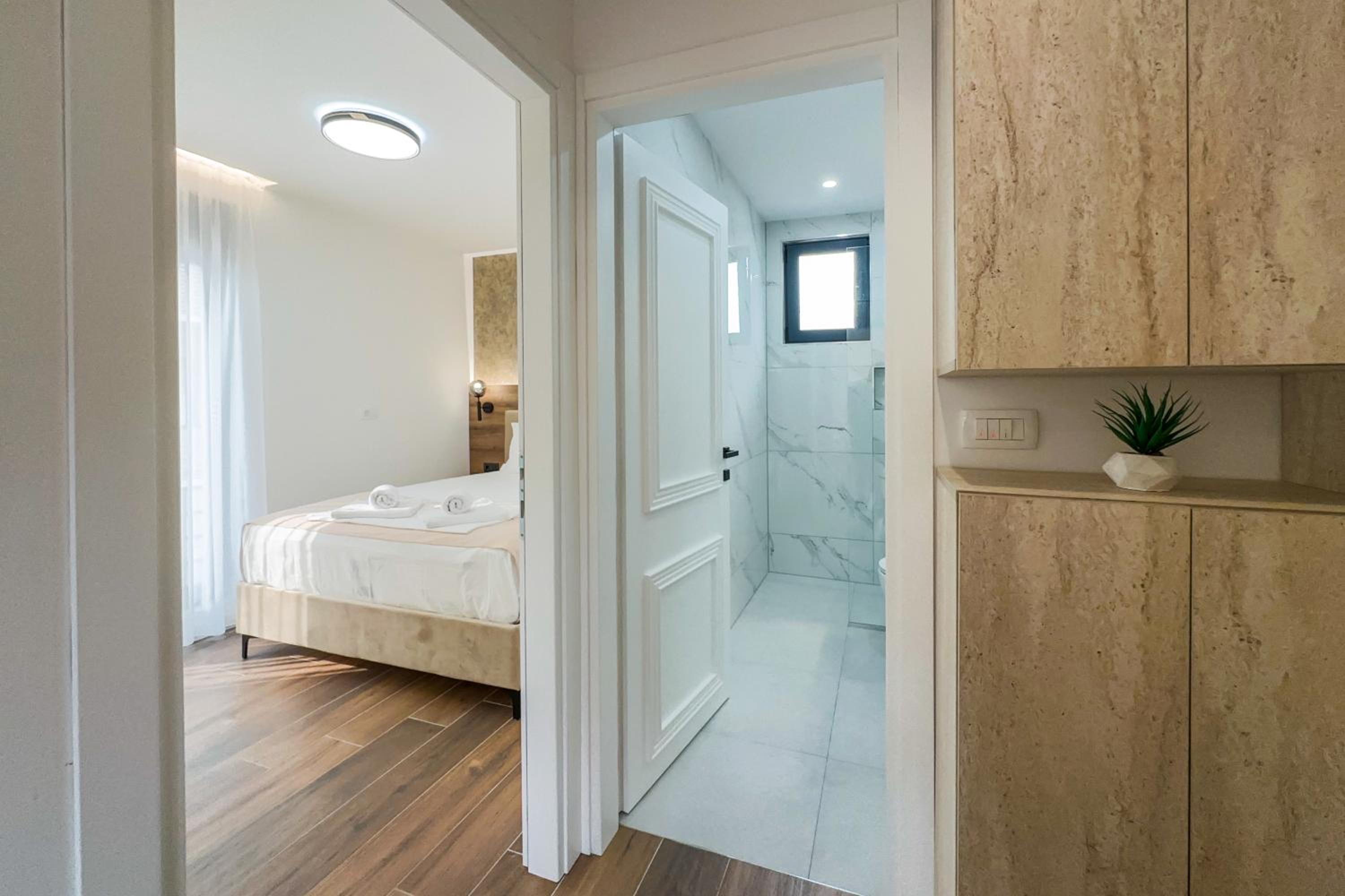 One-Bedroom Apartment with Terrace photo 2